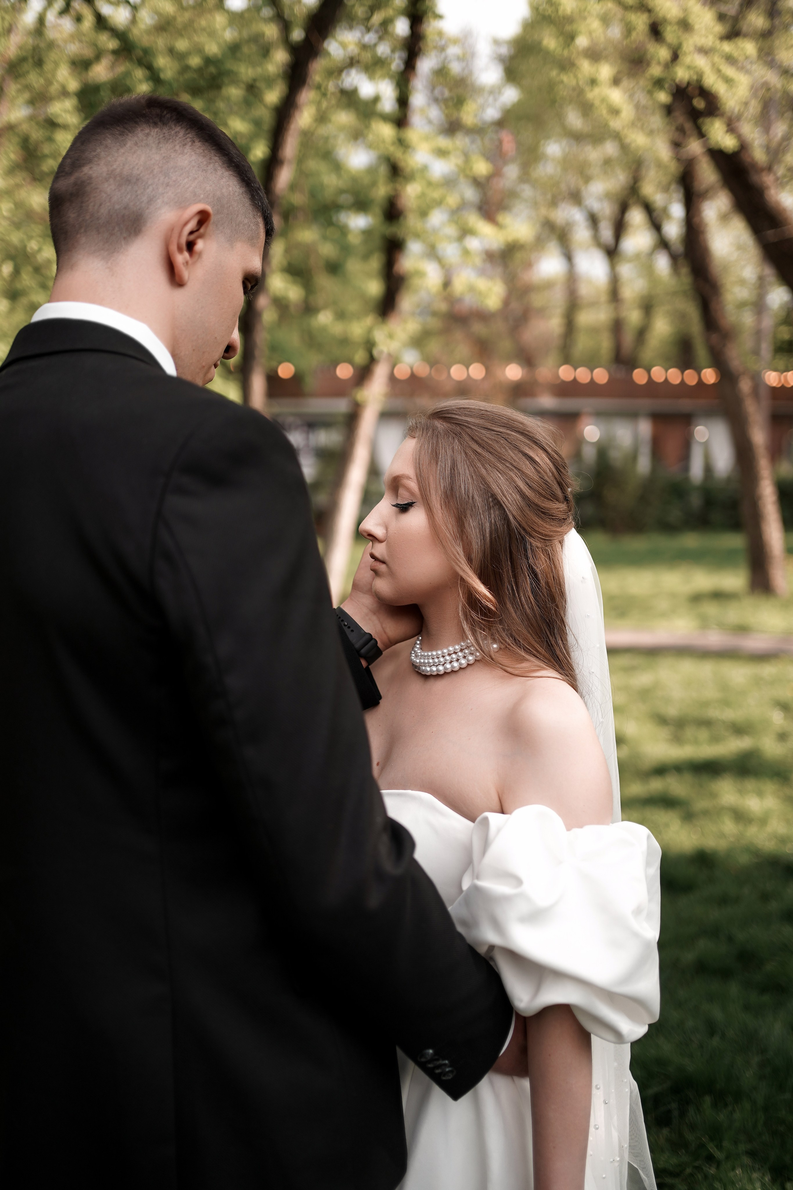 Свадебная прогулка Жанны и Рамиса в парке имени Октябрьской революции. Свадебный фотограф в Ростове-на-Дону. Таинство Крещения и Венчания, семейные фотосессии. Алёна Чёботова