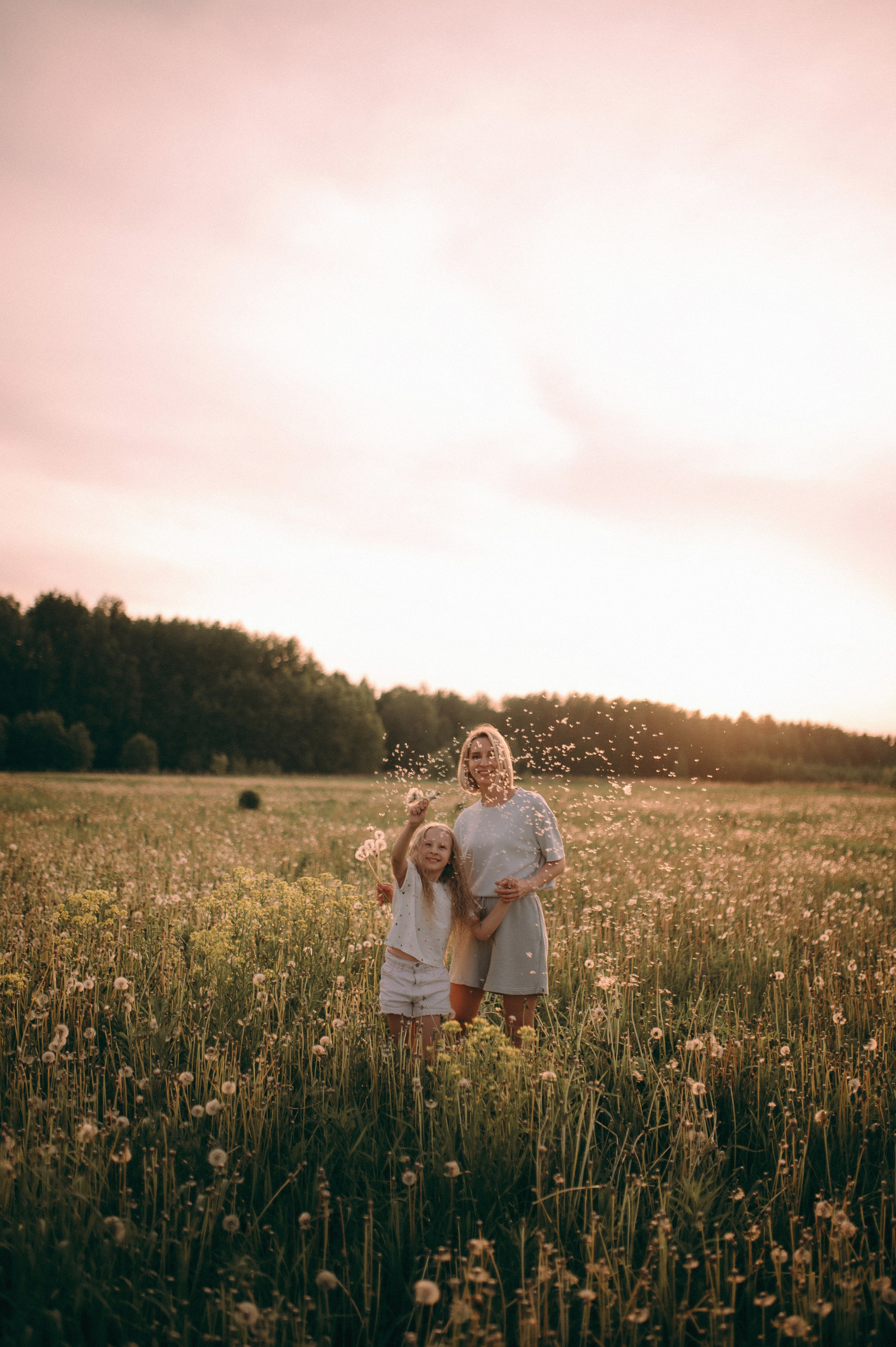 Валя и Лена. Фотограф, г. Лесной Свердловской области