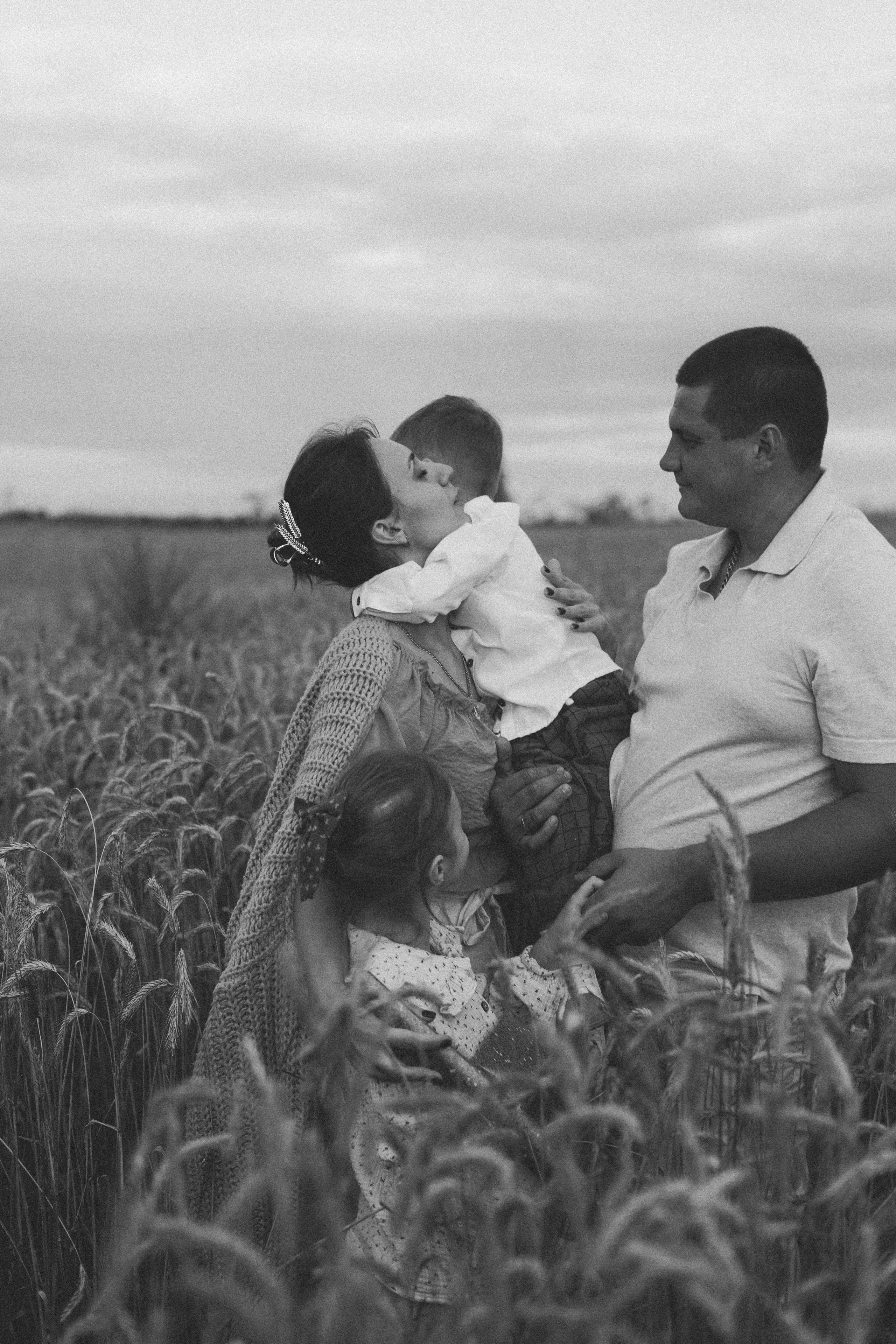 Алёна и семья. Фотограф Торопец Кристина Абрамова Kanwellia photography