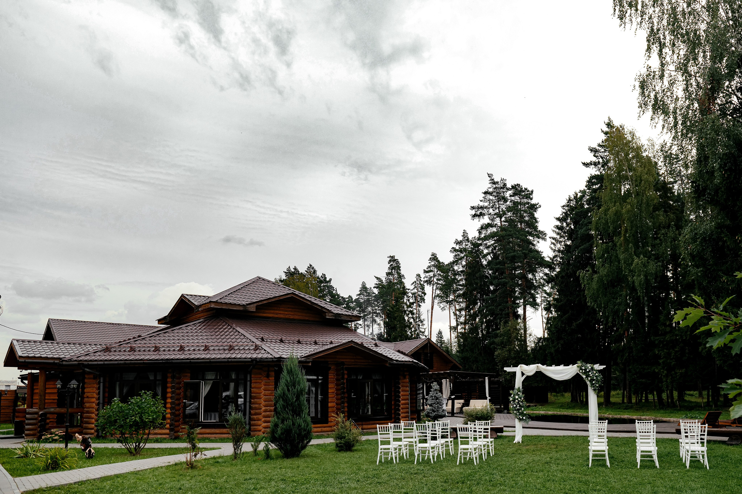 Дождик свадьбе не помеха! Гребнево, Барин. Свадебный и семейный фотограф Виктория Носачёва. Щелково, Москва и МО