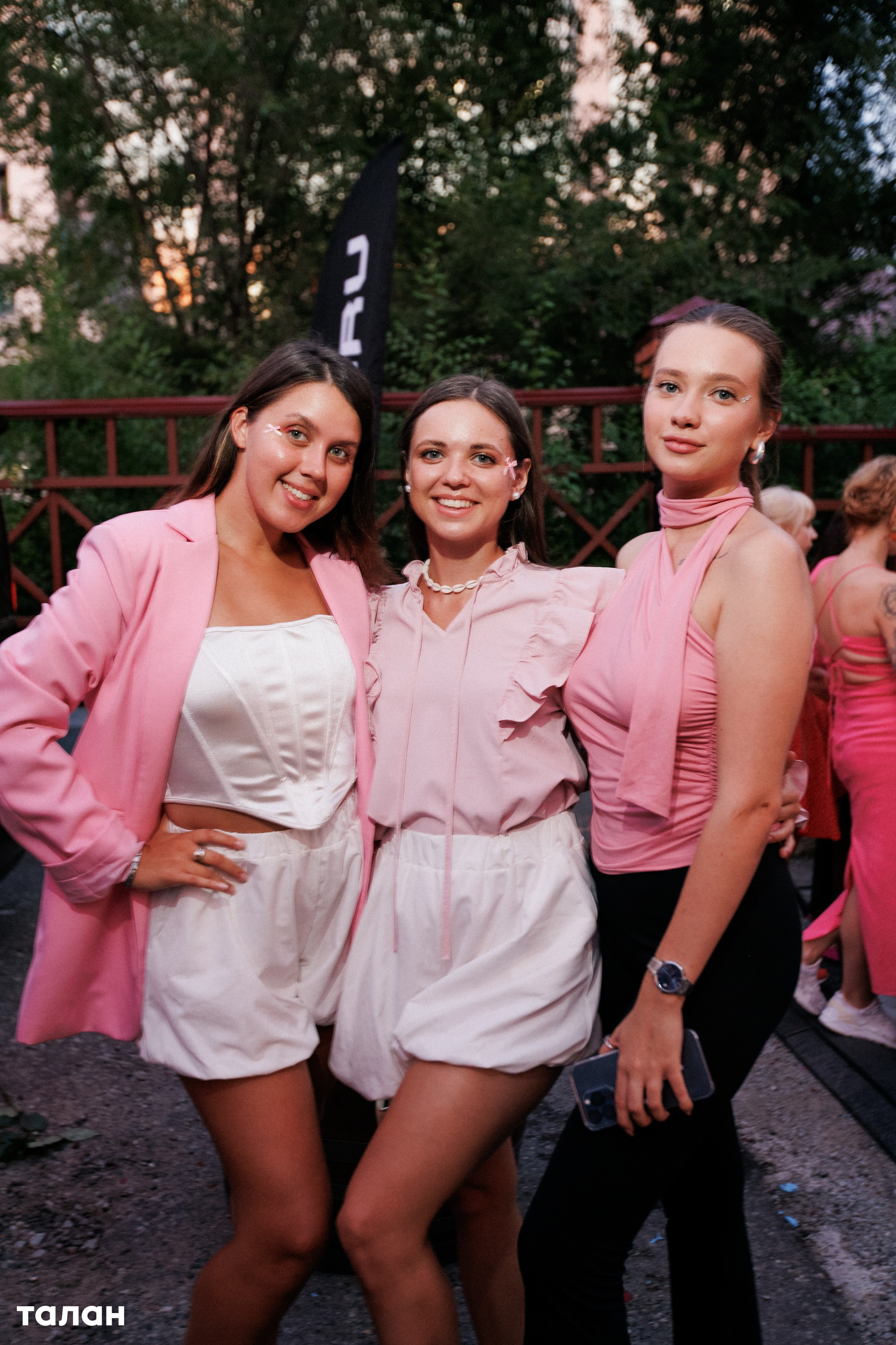 ВИНОТЕКА [бар+магаз] — BIRTHDAY PARTY. СВОИ. ФОТООТЧЕТЫ-СОБЫТИЯ-МЕСТА