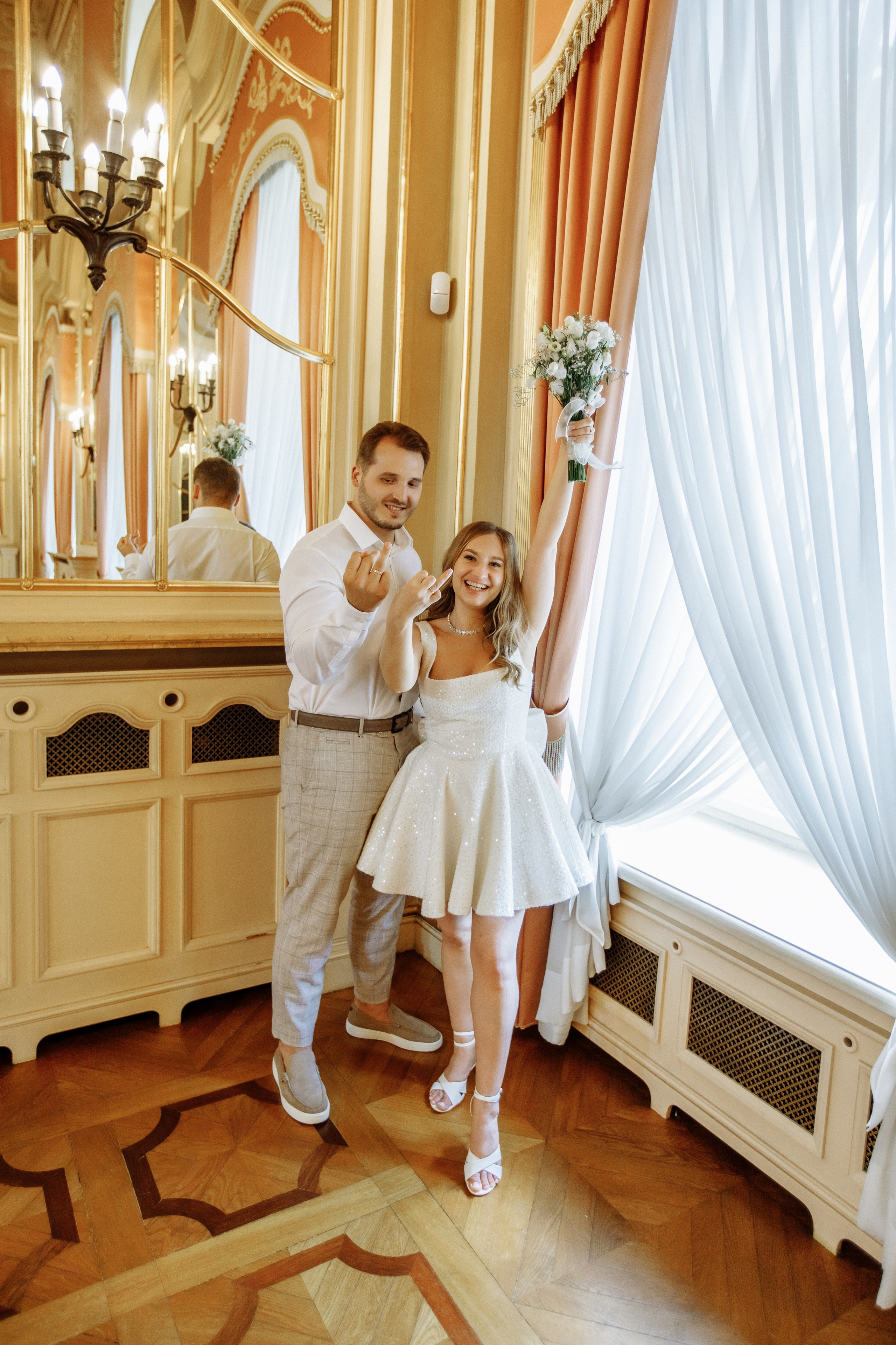 Ślubna sesja zdjęciowa w Pałacu Poznańskiego-Muzeum Miasta Łodzi. Свадебный фотограф Варшава Лодзь Польша Елена Юцова