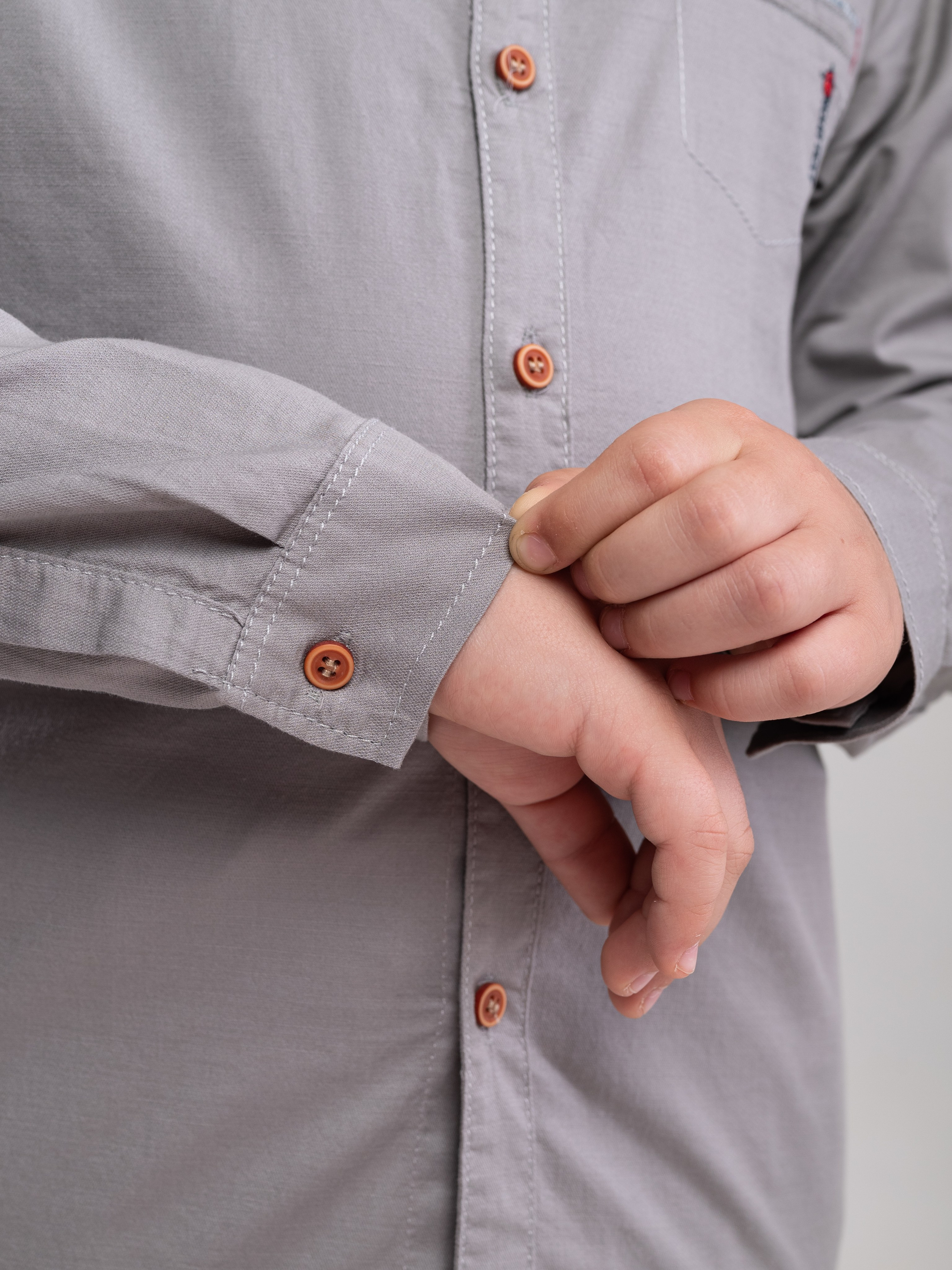 Рубашки на мальчиков. Предметный фотограф, фото для маркетплейсов Пятигорск, КМВ