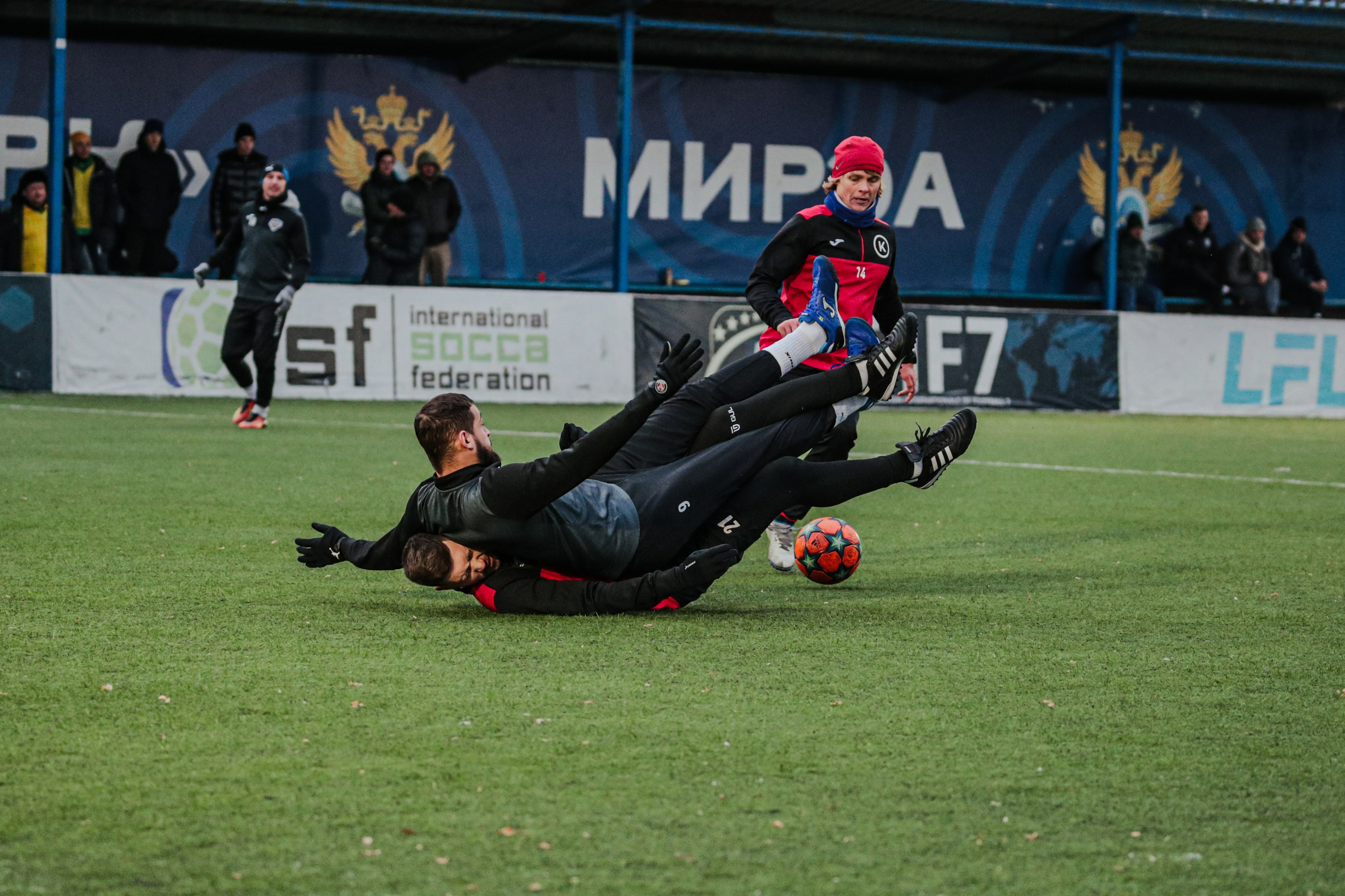 Футбол, ЛФЛ. Фотограф в Москве портреты | репортажи | спорт