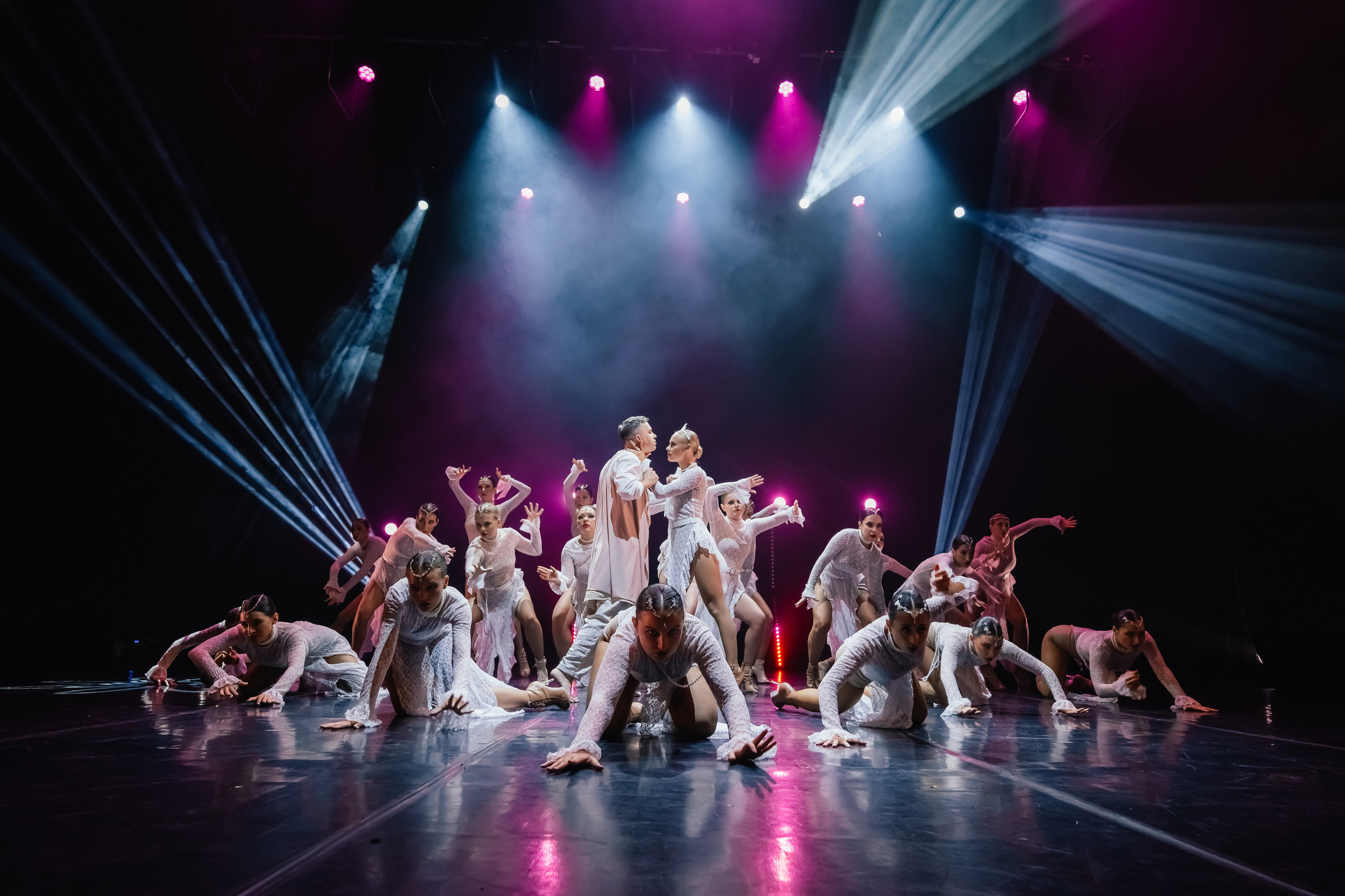 Танцевальное шоу «Диалоги». Художник по свету Максим Сергачев