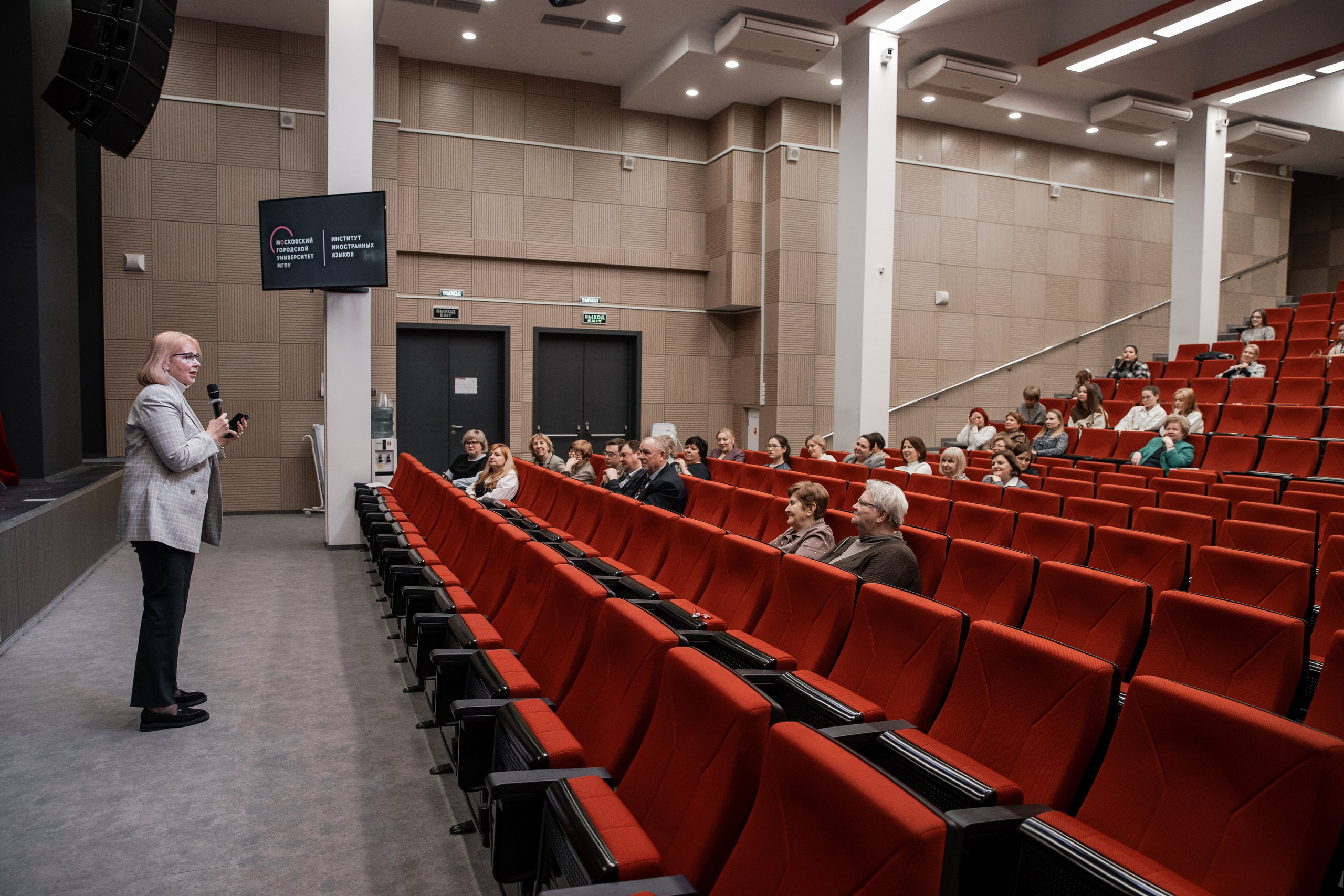 IV Международная научная конференция | Диалог Культур Культура Диалога. Фотограф брендов и бизнеса в Москве Алексей Сентюрин