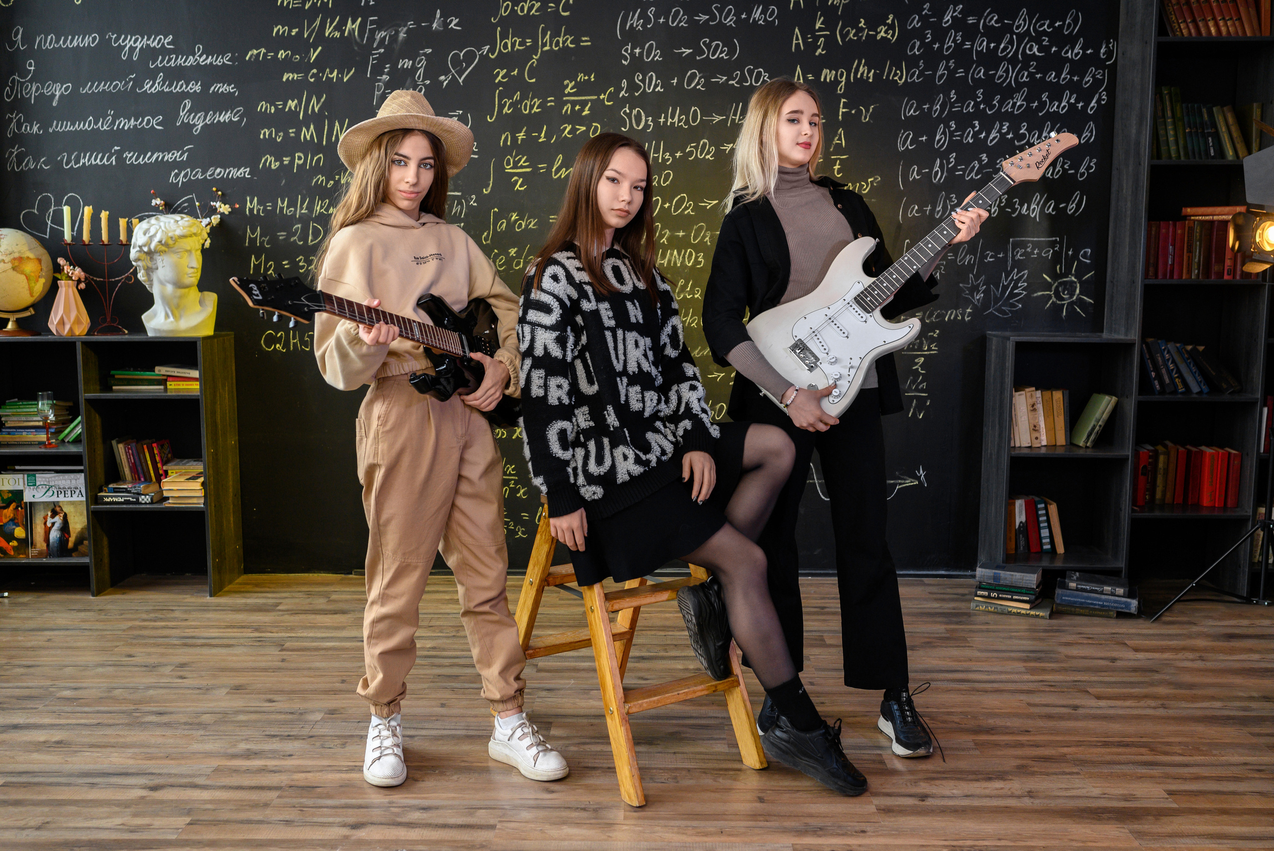 9-11 классы. Фокус студия. Выпускные альбомы в Красноярске