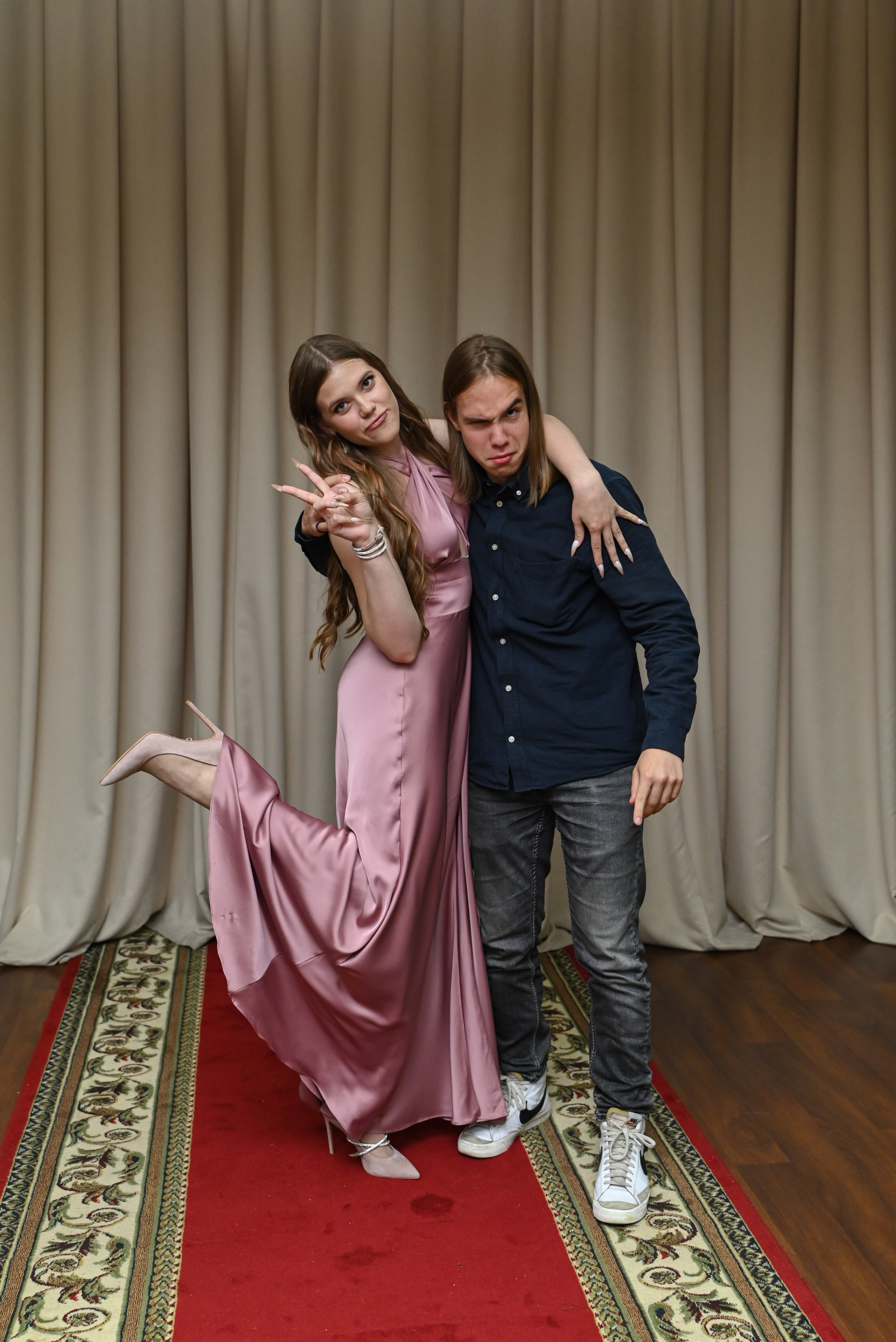 9-11 классы. Фокус студия. Выпускные альбомы в Красноярске