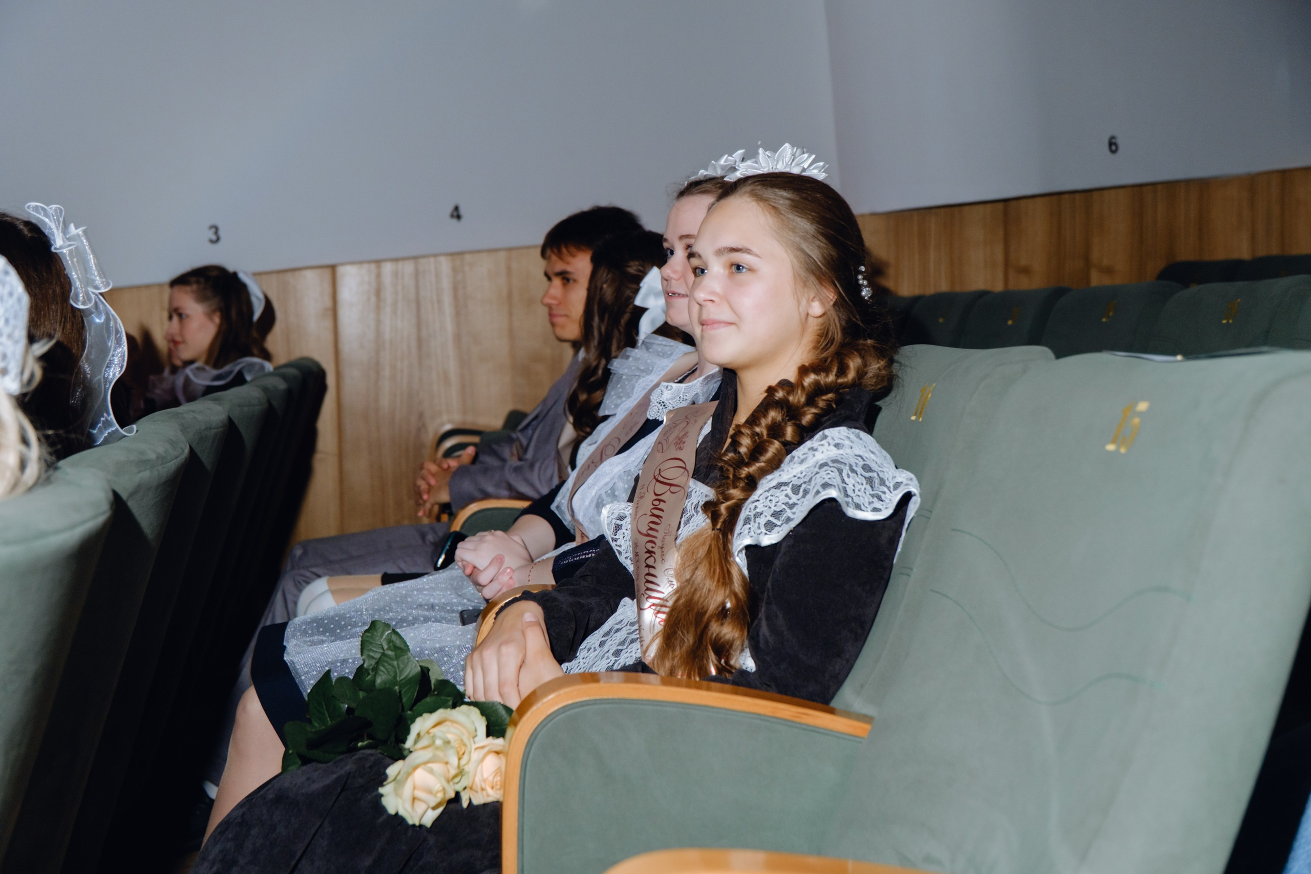 Последний звонок 11 класс. Фотограф Софья Володкина