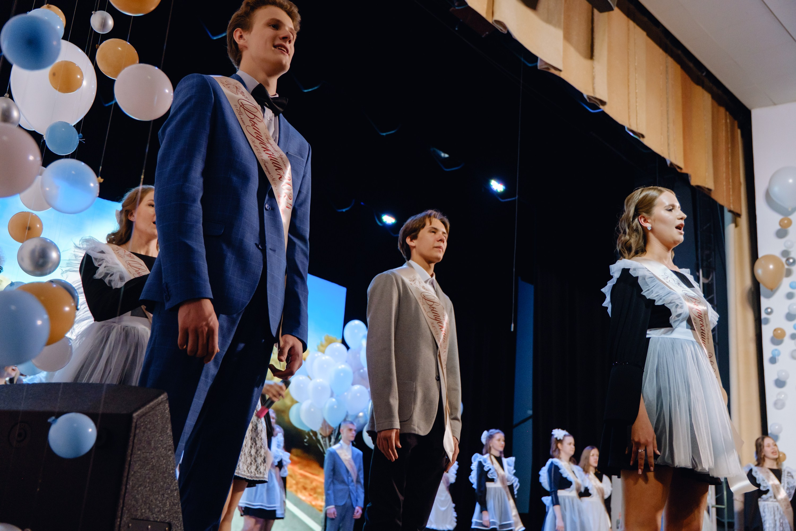 Последний звонок 11 класс. Фотограф Софья Володкина