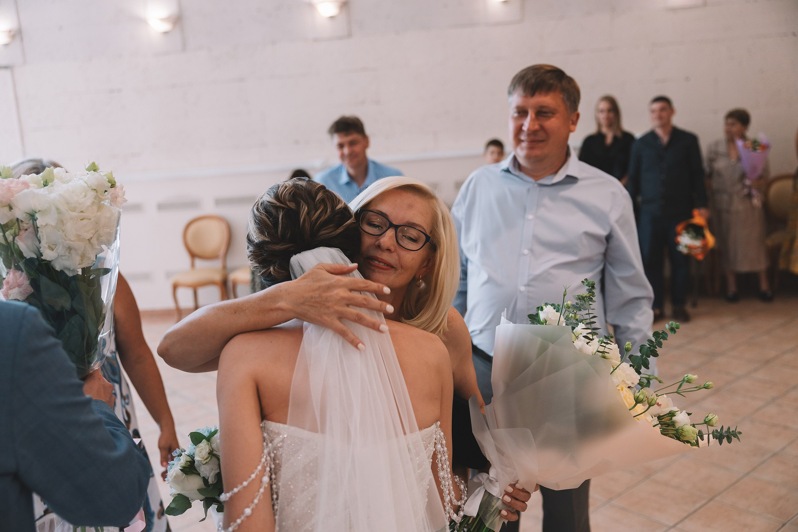 Свадебная фотосессия с росписью в ЗАГСе Видное и фотосессией с машиной. Свадебный фотограф в Москве — Оскар Гелманов