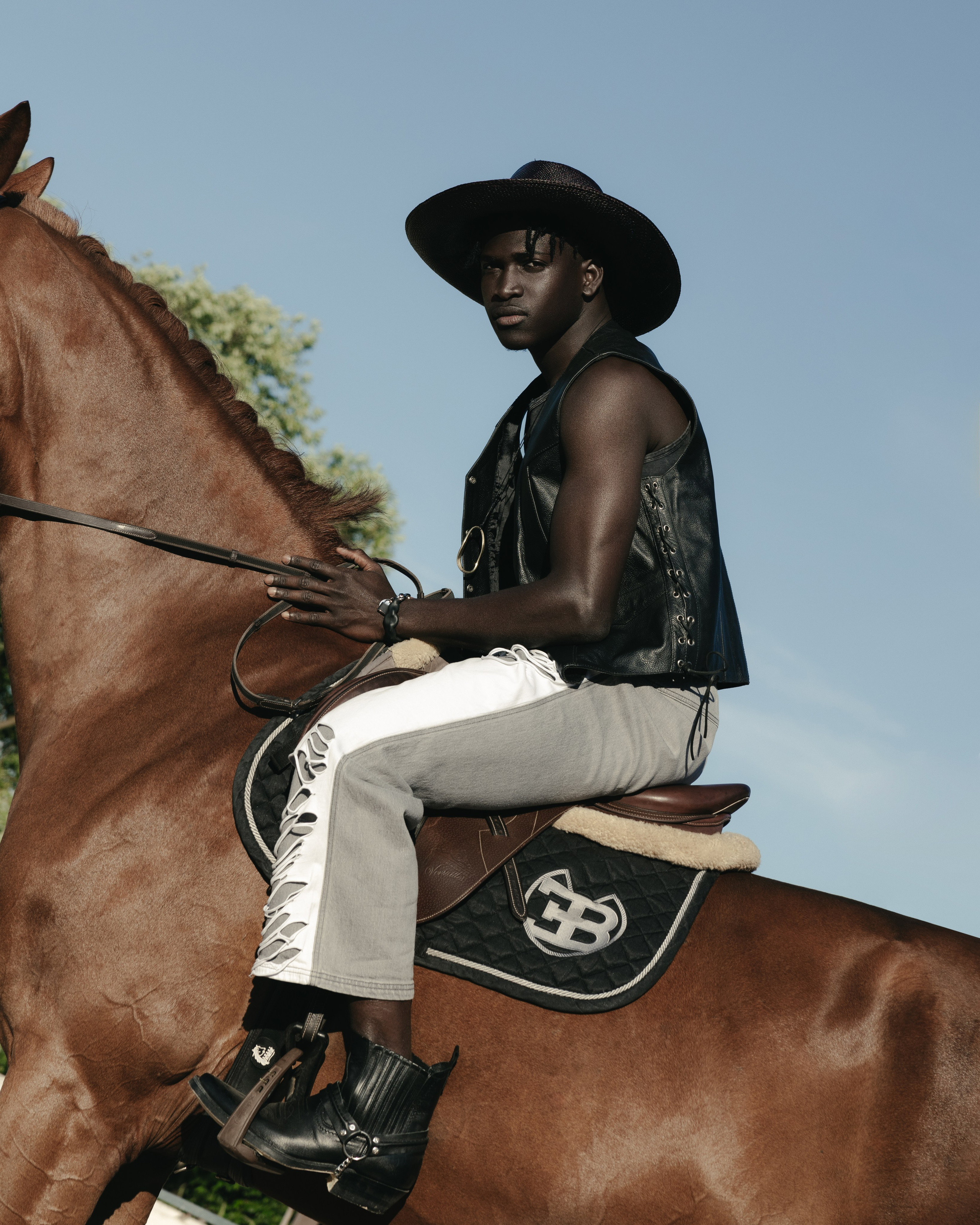 Western. Photographer. Producer. Retoucher