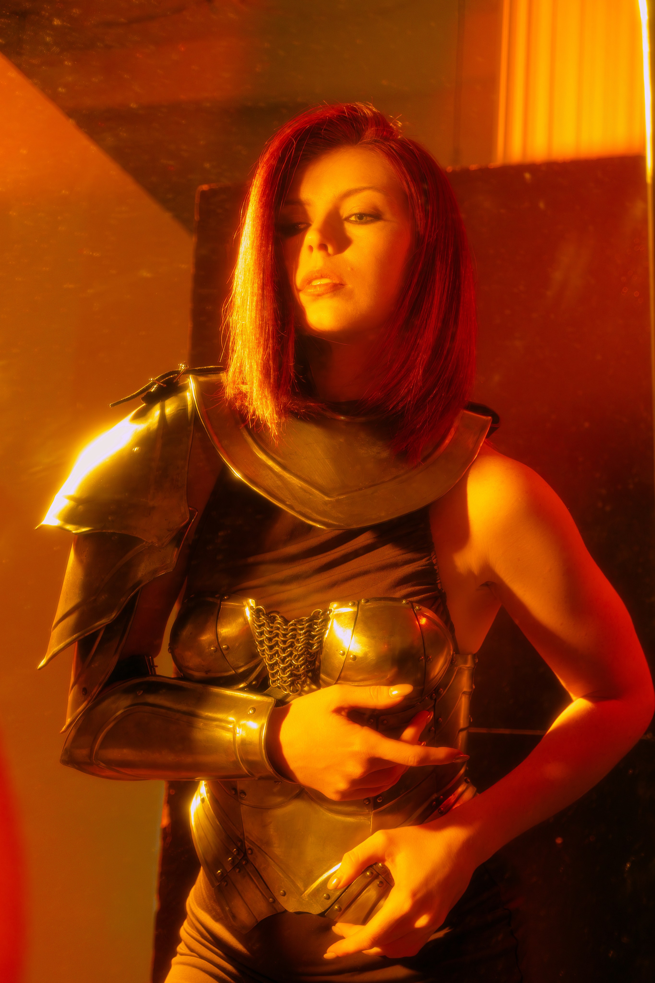 Женский креативный фотограф в Ростове на Дону. Прекрасный портрет девушки. Портретный фотограф Ростов-на-Дону. Женская эстетика и красота женского дела. 