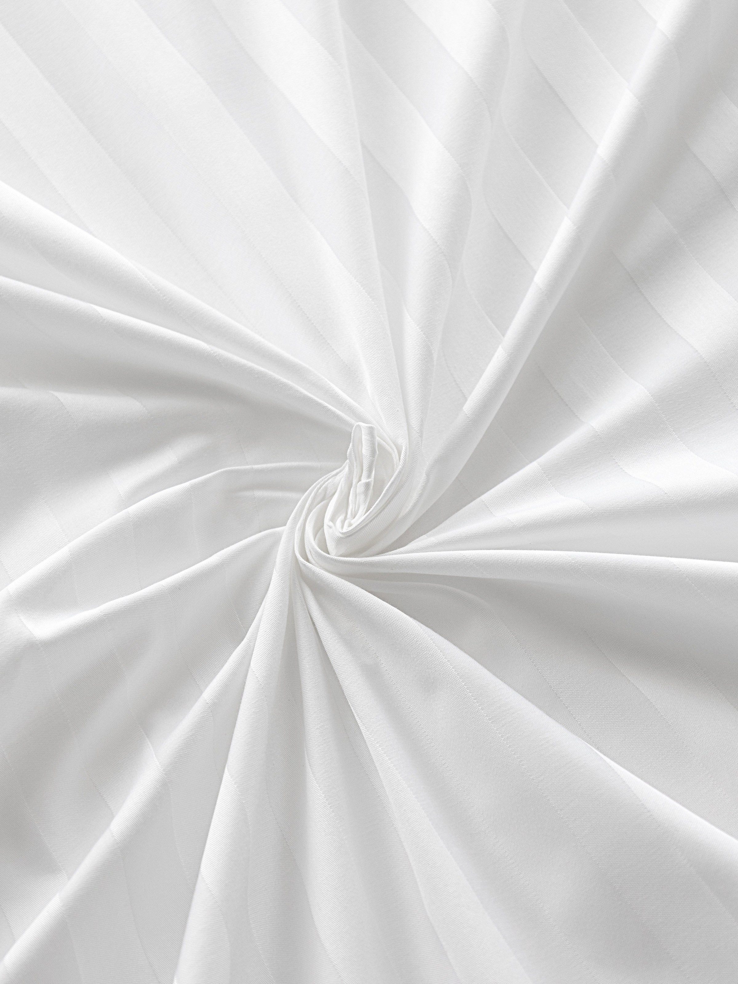 Демонстрация фактуры ткани с полосками | Фото для сайта текстиля