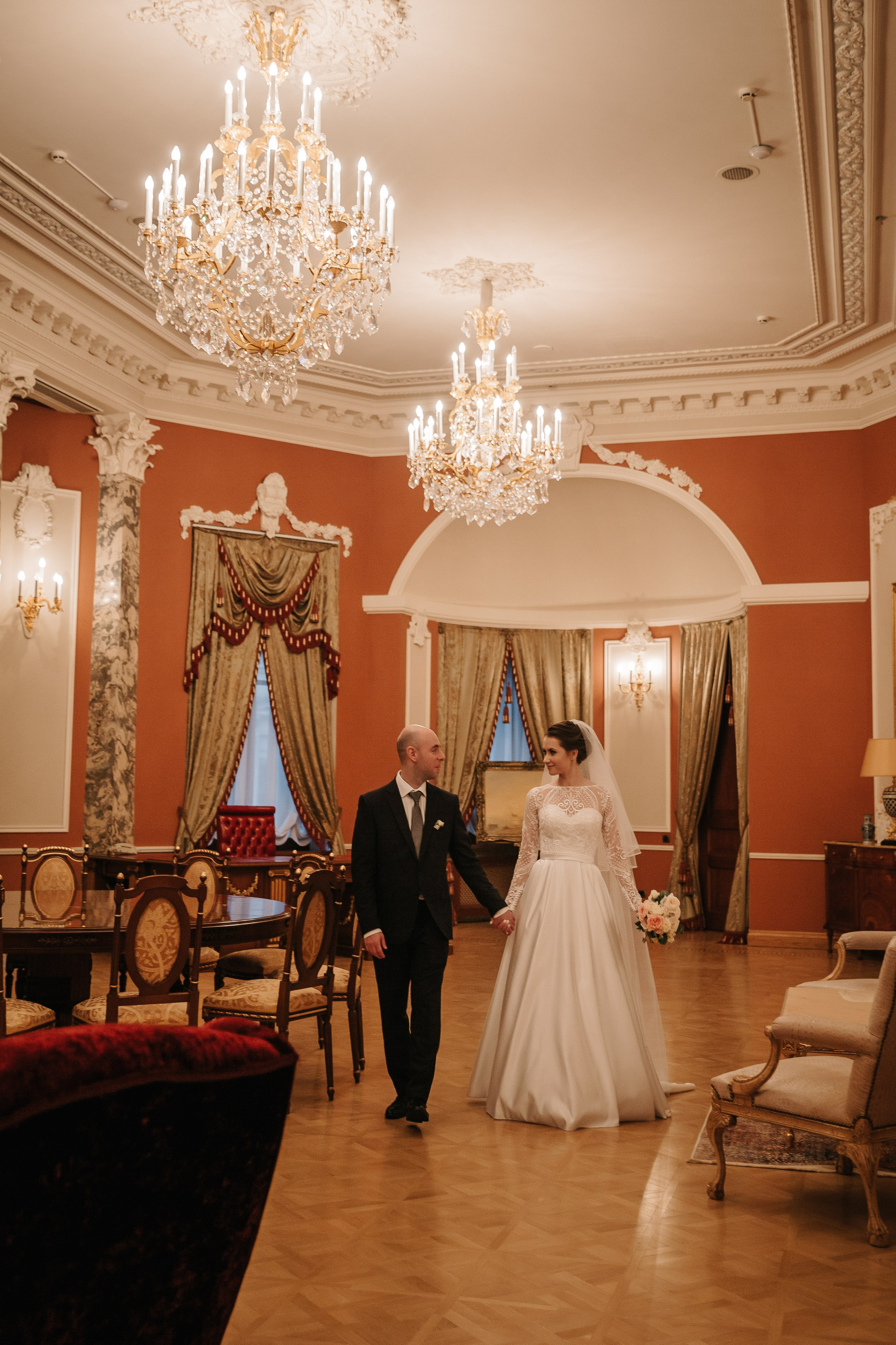 ОКТЯБРЬ | Дворец № 1 Талион, Особняк военного министра. Свадебный фотограф в Санкт-Петербурге Полина Корзухина