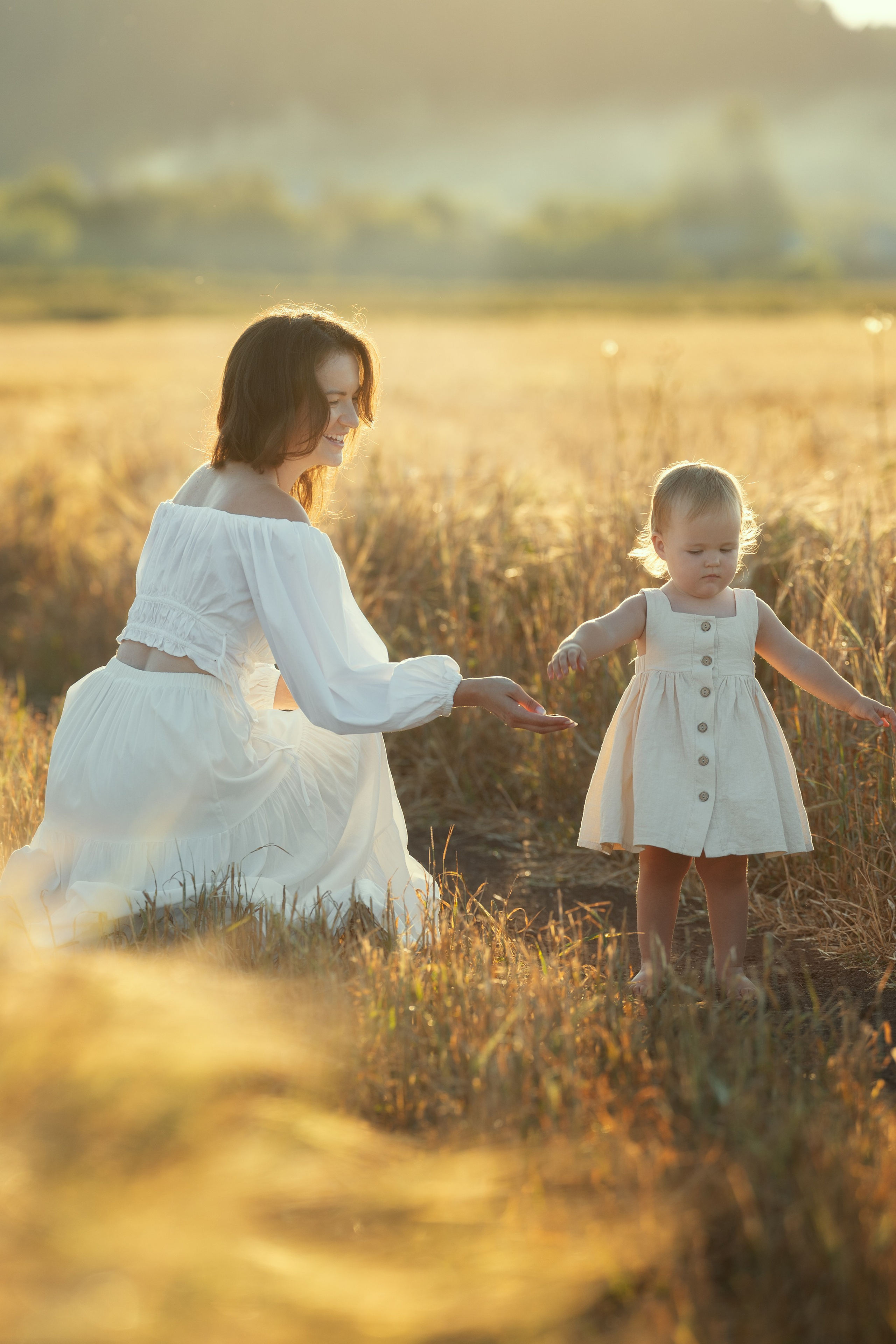 Лето в пшенице. Катя и Ульяша. Фотограф Елена Бабушкина