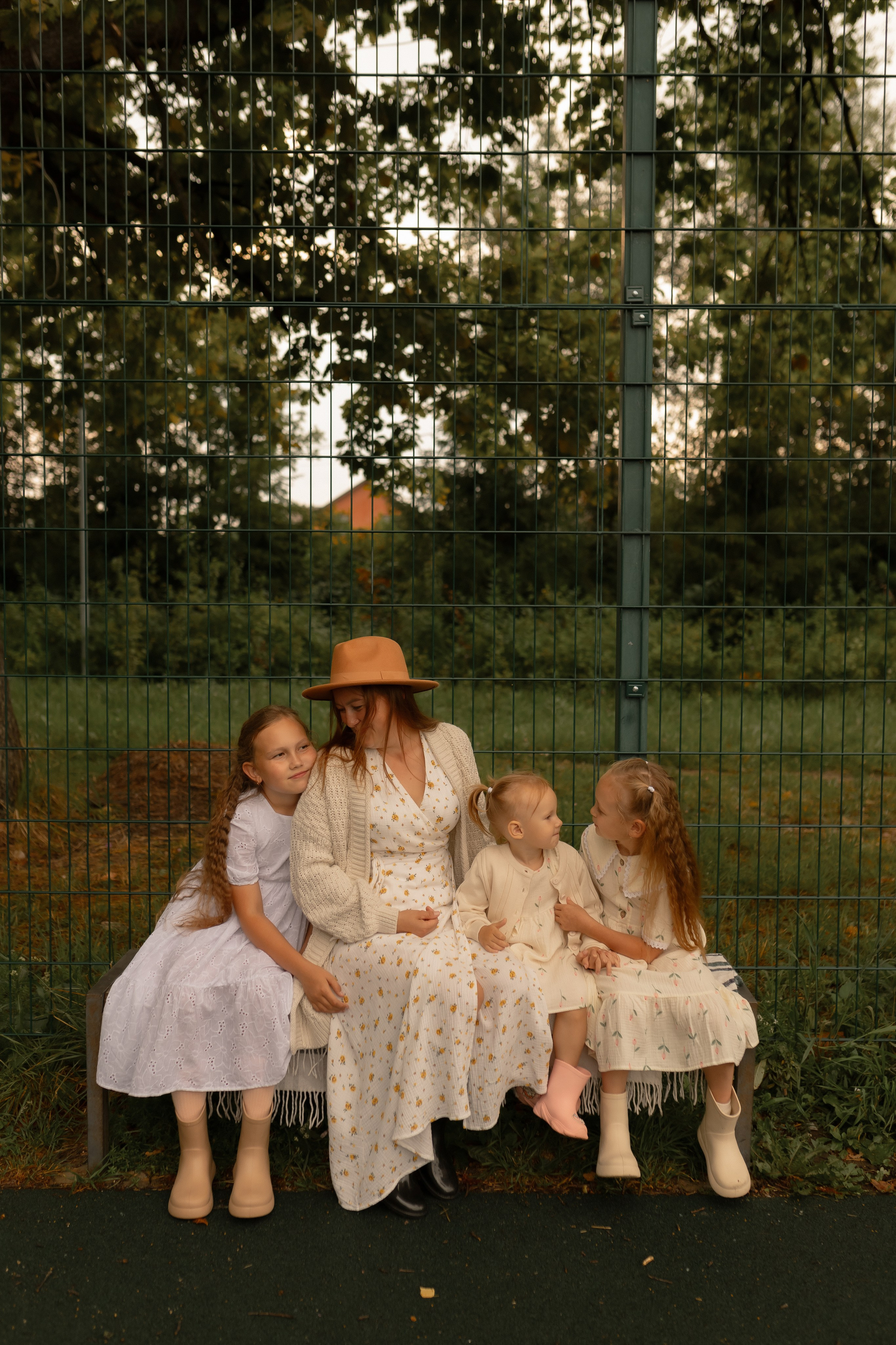 Мама Алина, Маша, Дина и Анечка. Фотограф Татьяна Семенова