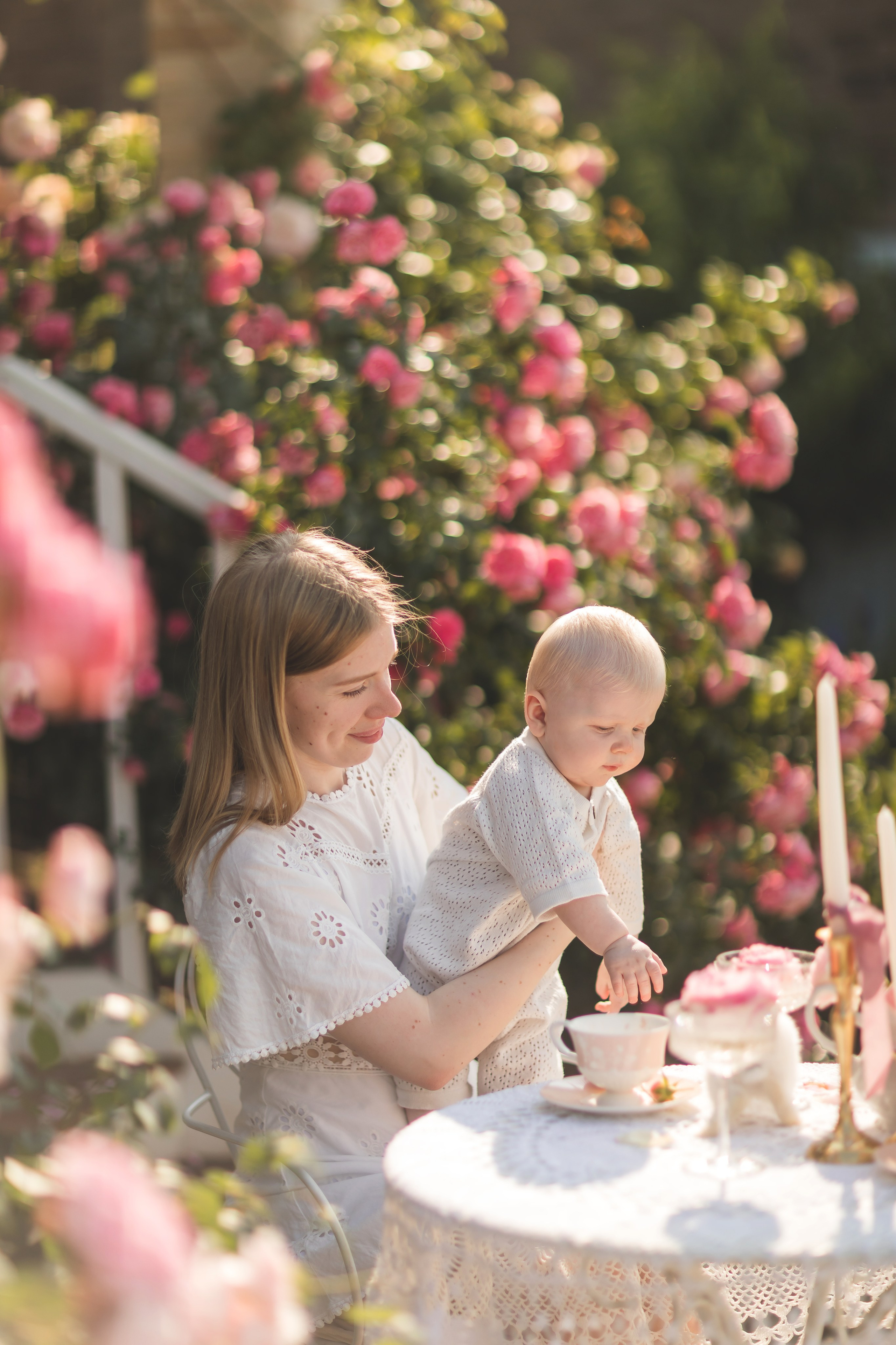Крыльцо с розами. Семейный и детский фотограф Краснодар Валерия Власенко