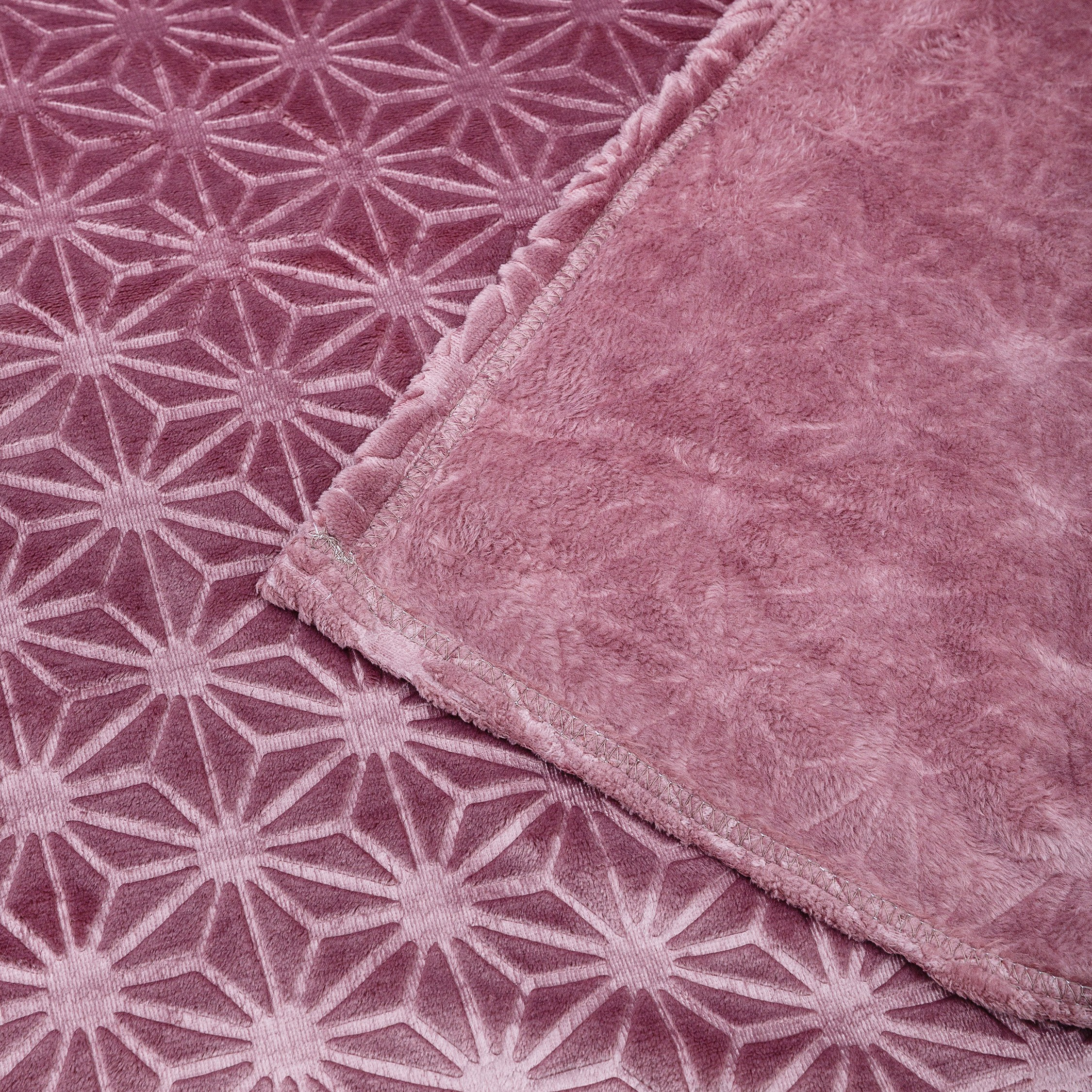 Фотограф для маркетплейсов. Профессиональная фотосъёмка текстильной продукции. Фотографии для интернет-магазина. Фото текстиль для дома и дачи. Фотограф на маркетплейс. Фотосъёмка для соцсетей.