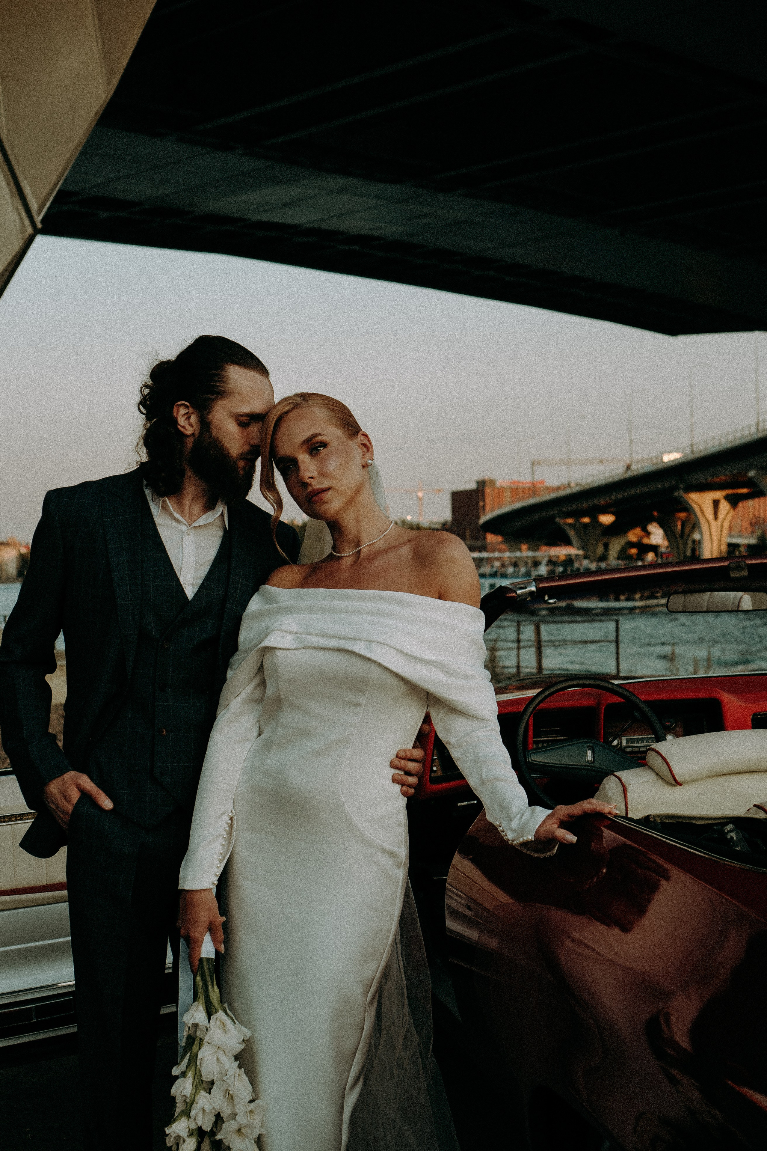 СВАДЕБНАЯ СЬЕМКА ВОЗЛЕ МСОТА БЕТАНКУРА НА КАБРИОЛЕТЕ. Профессиональный фотограф, Санкт-Петербург — Виктория Богомолова