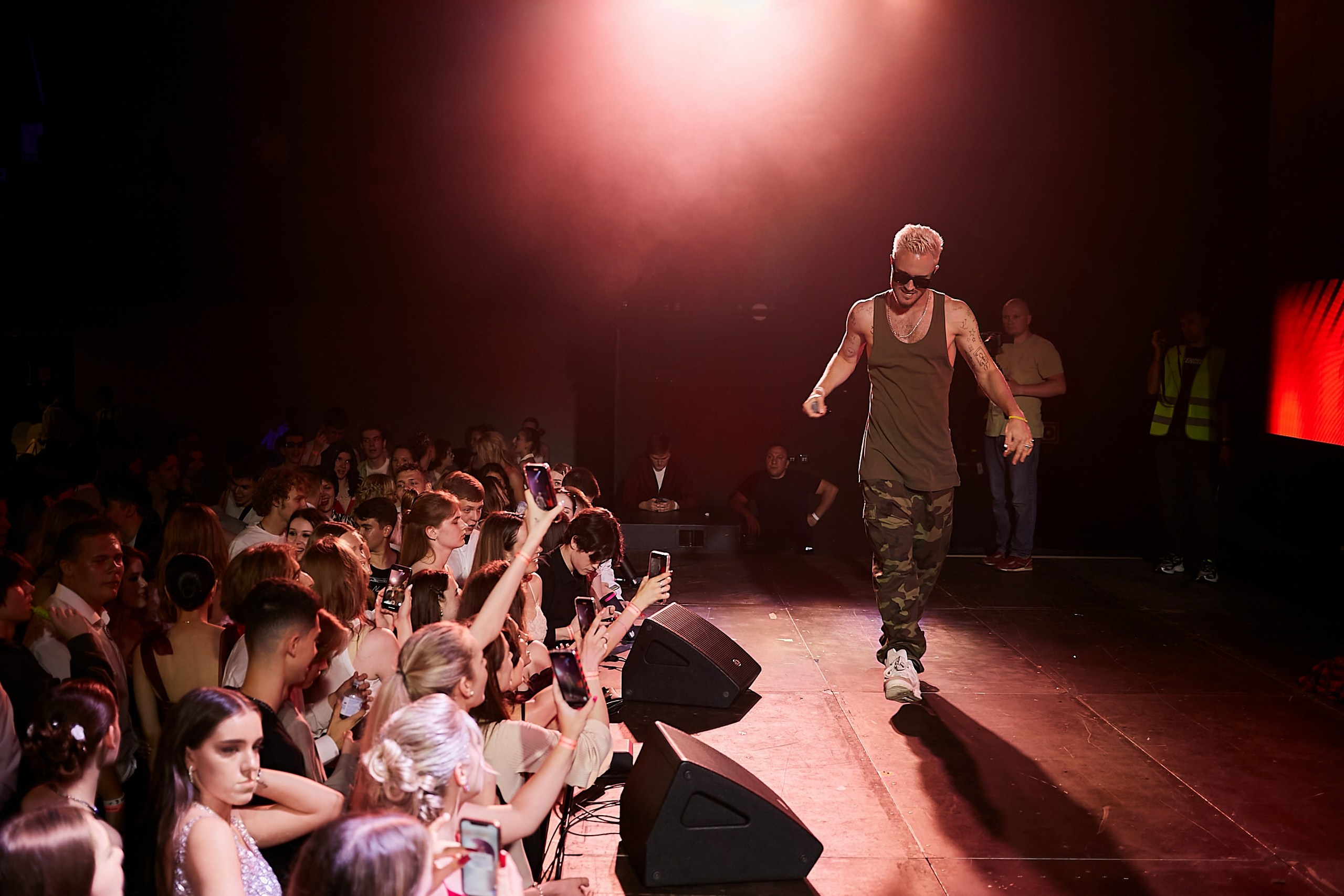 Выпускной 2024 концертный зал Академия ВТБ. Фотограф и Видеограф в Москве. Олег Корушев