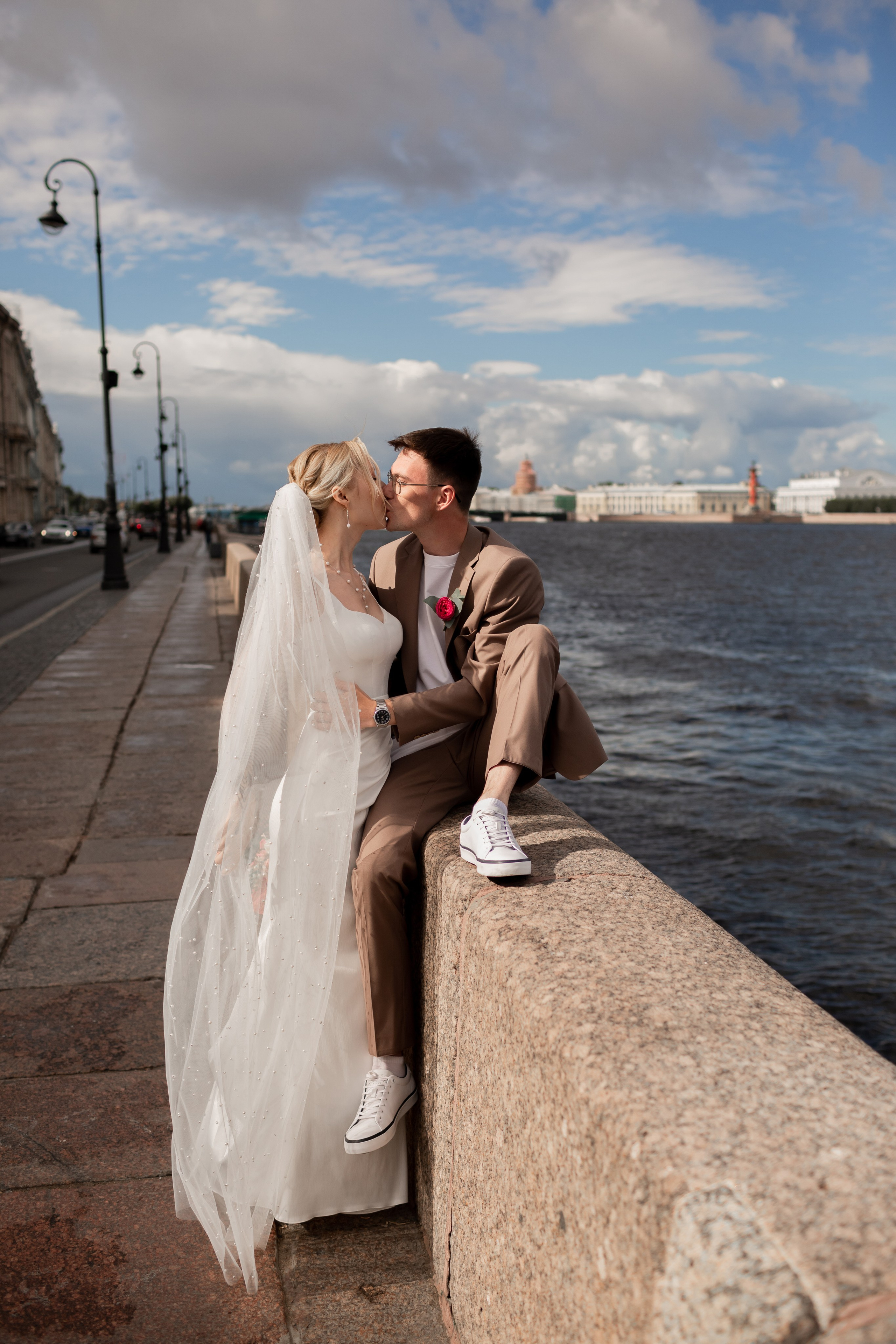 Свадебная фотосессия во дворцах Петербурга. Свадебный фотограф Кирилл Белый