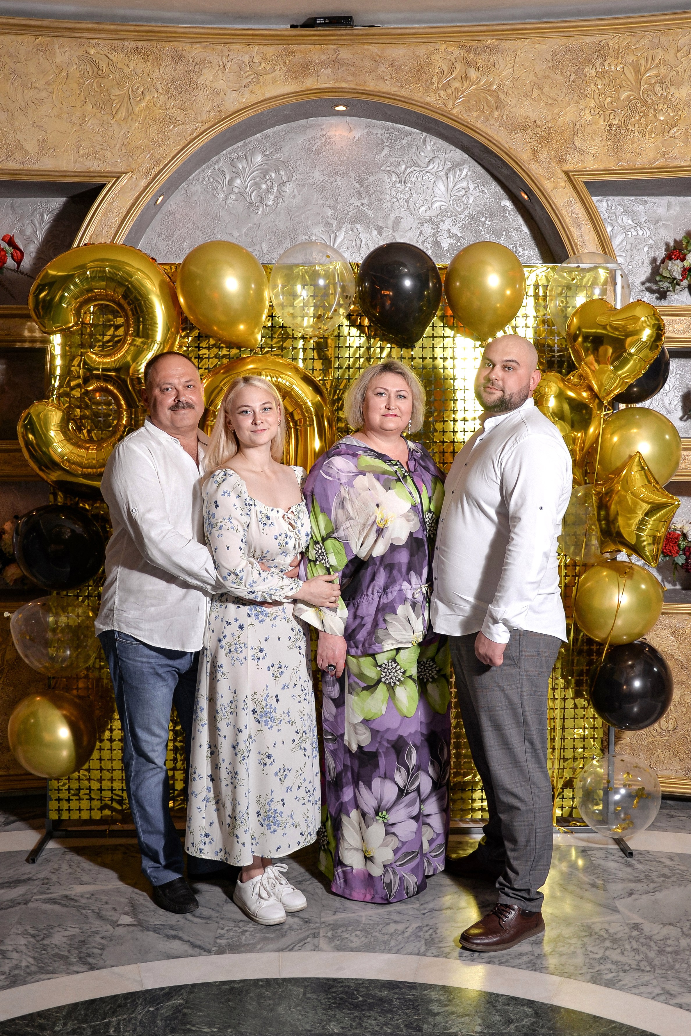 ДР Александр, ресторан Парадиз (в ретуши). Семейный и свадебный фотограф Галина Абакумова, фотосессии в Белгороде