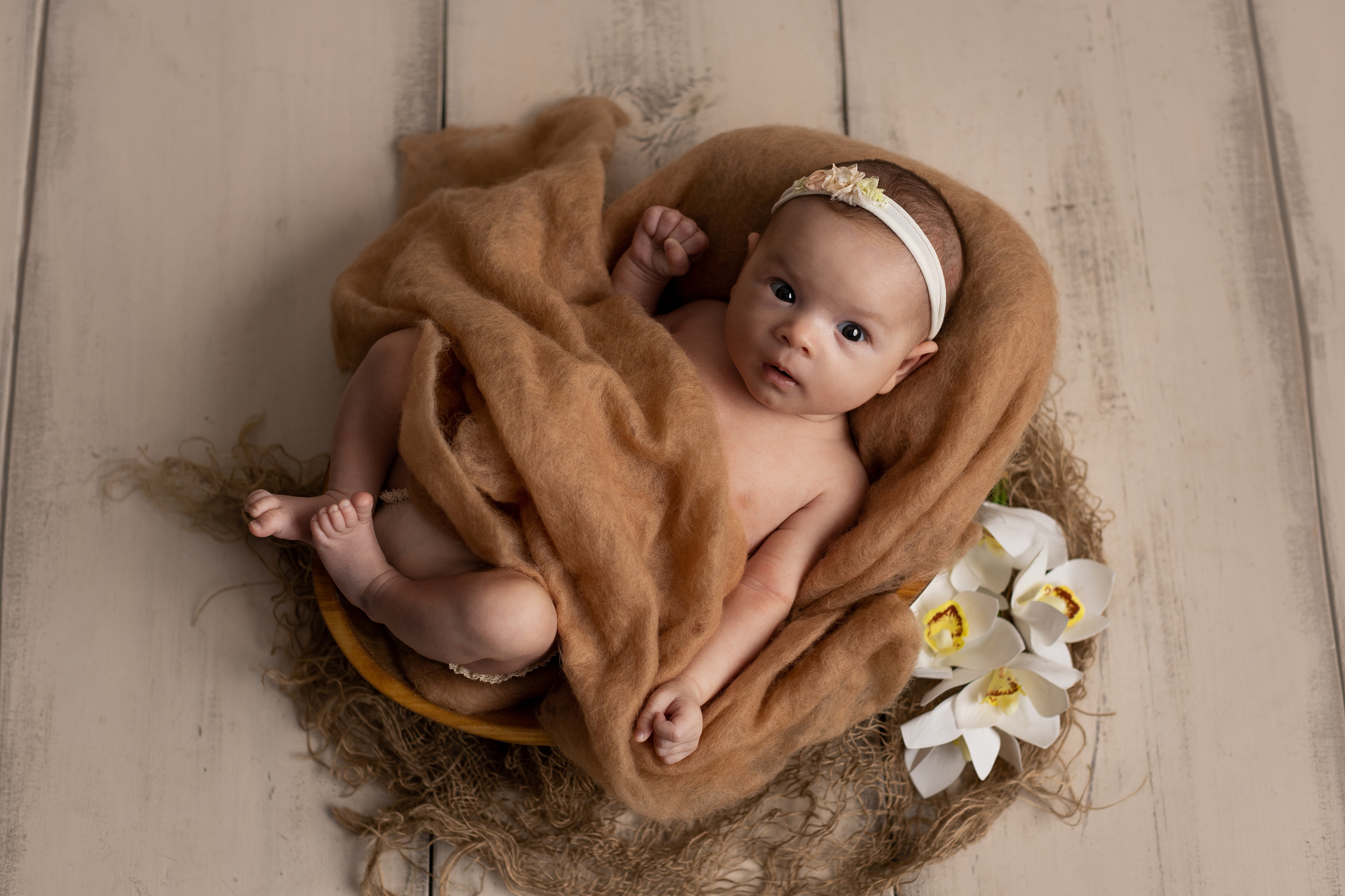 Екатерина нашла быстро подход к Василисе…. Фотограф новорождённых в городе Щёлково и Москве Екатерина Фоменко