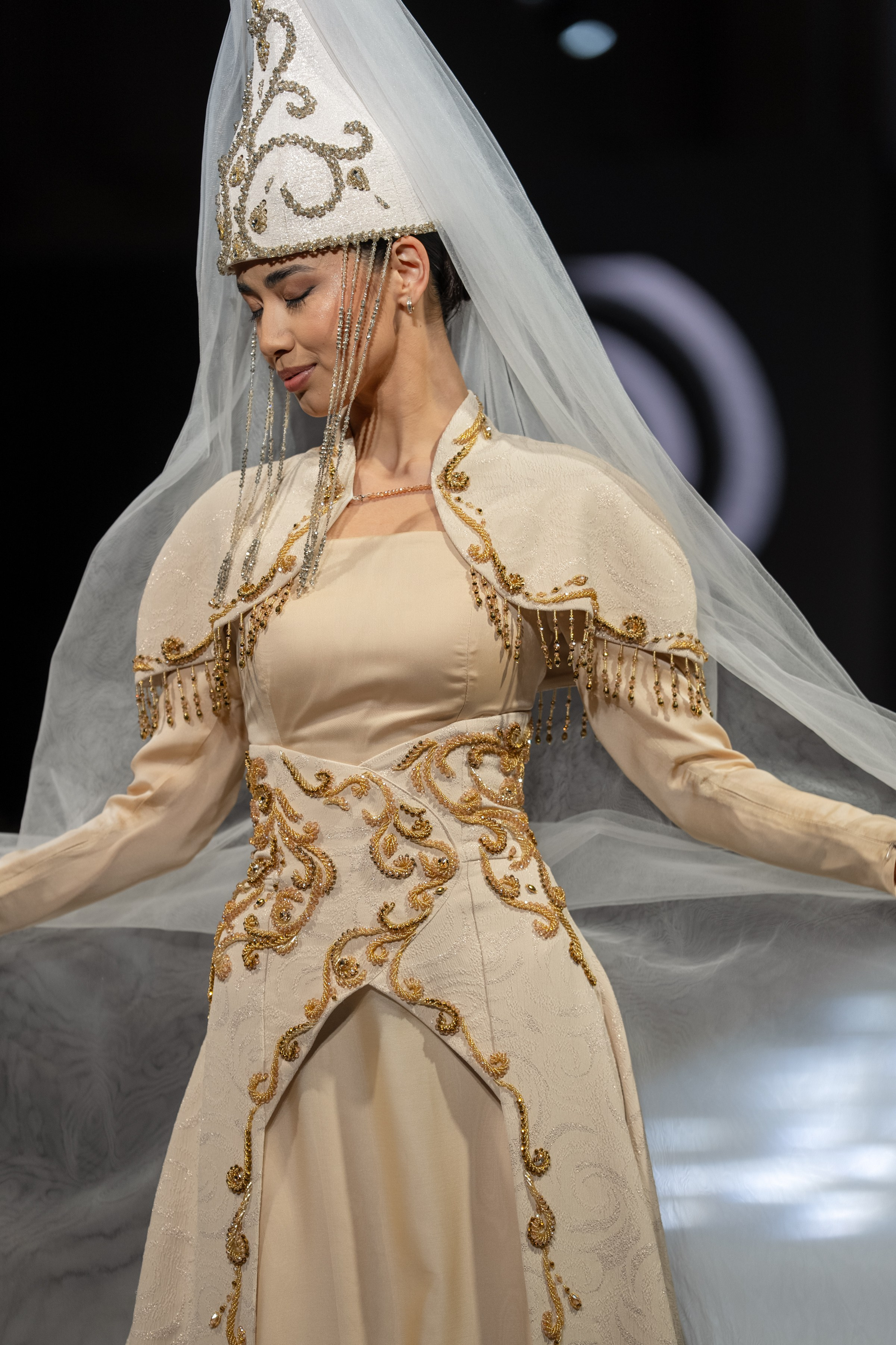 EURASIAN FASHION WEEK Innes. Сайт Алматинского НЮ АРТ, будуар и фэшн фотографа Дениса Карпенко