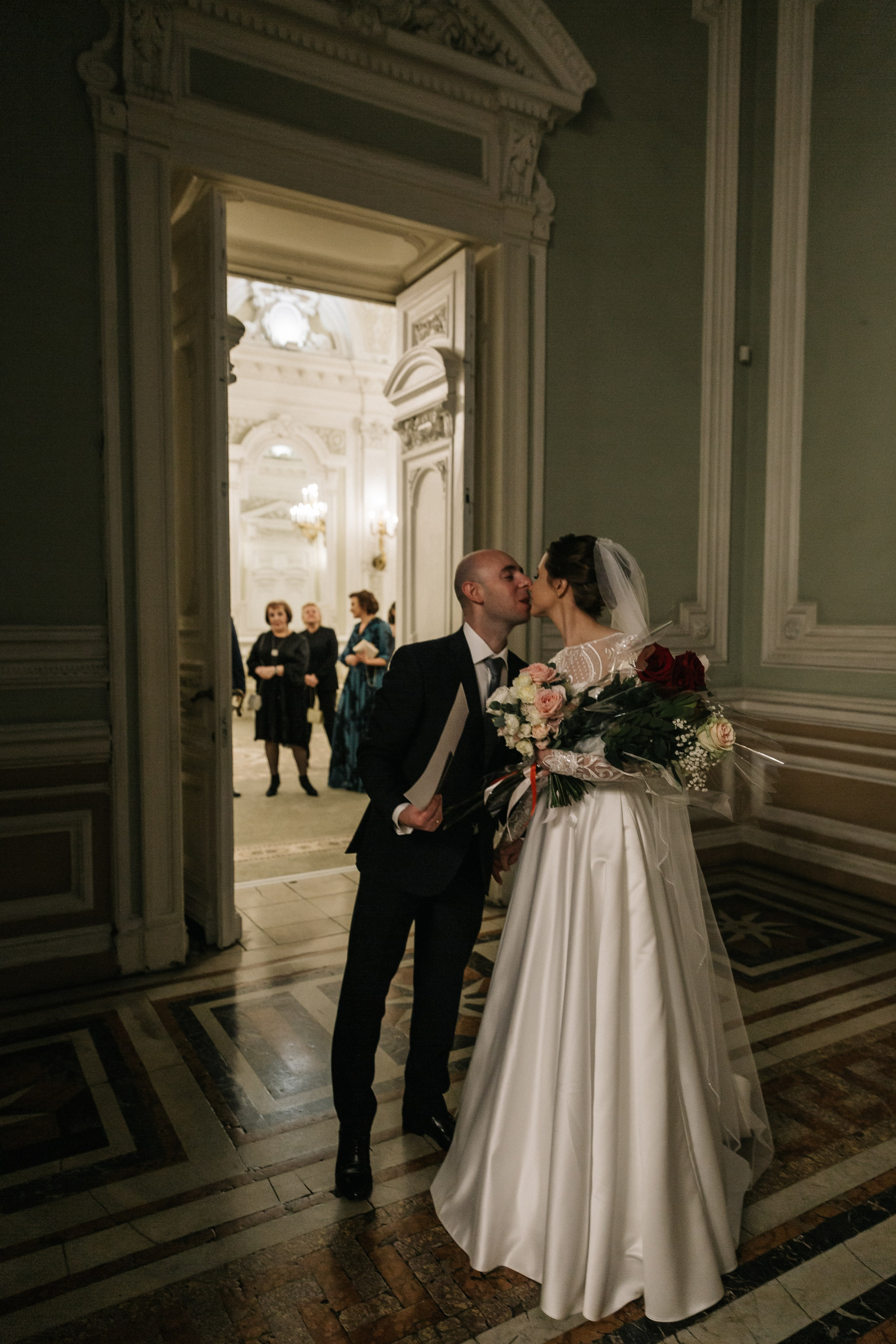 ОКТЯБРЬ | Дворец № 1 Талион, Особняк военного министра. Свадебный фотограф в Санкт-Петербурге Полина Корзухина