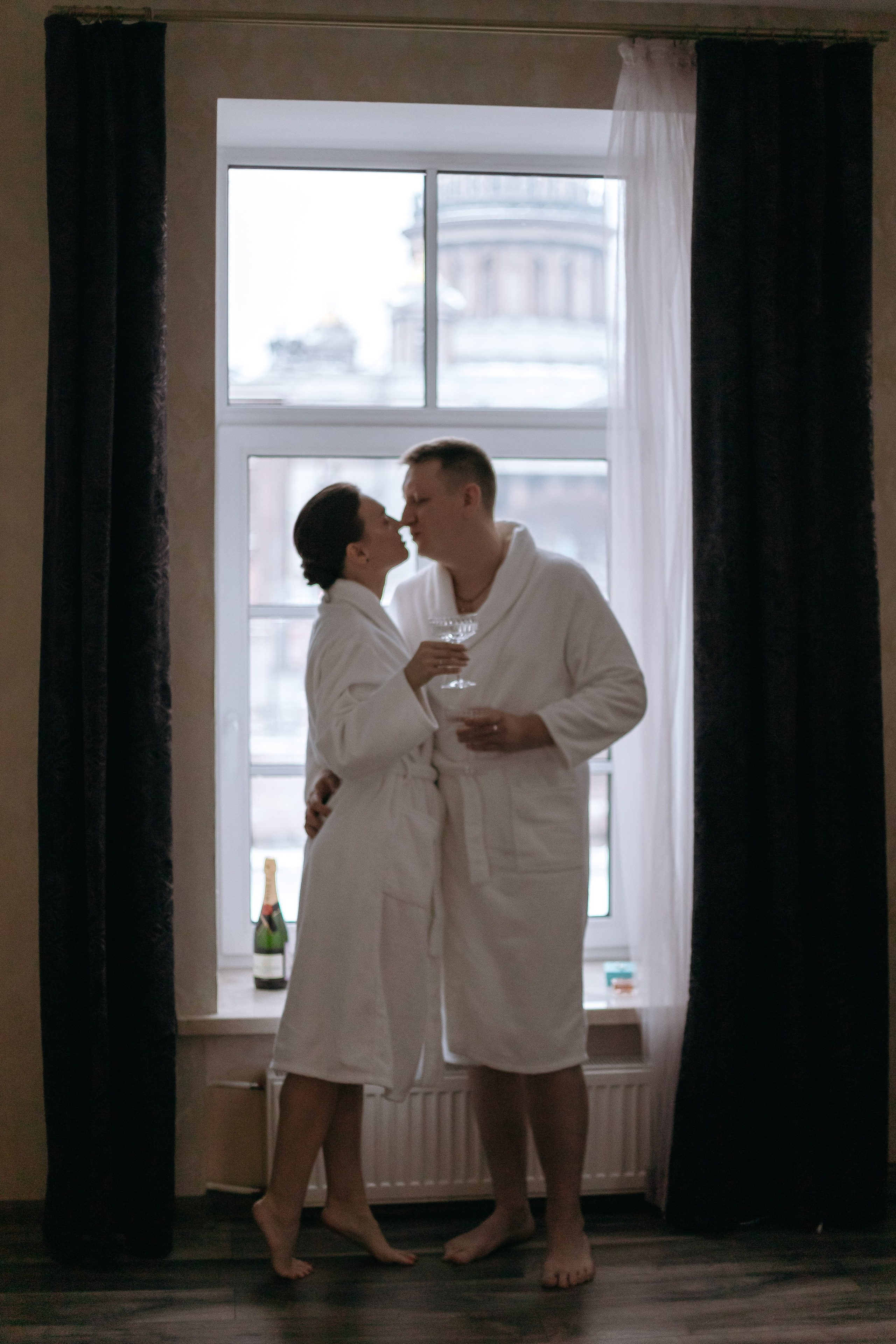 Зимняя свадьба в декабре в Санкт-Петербурге. Свадебный и семейный фотограф Арина Кулёва