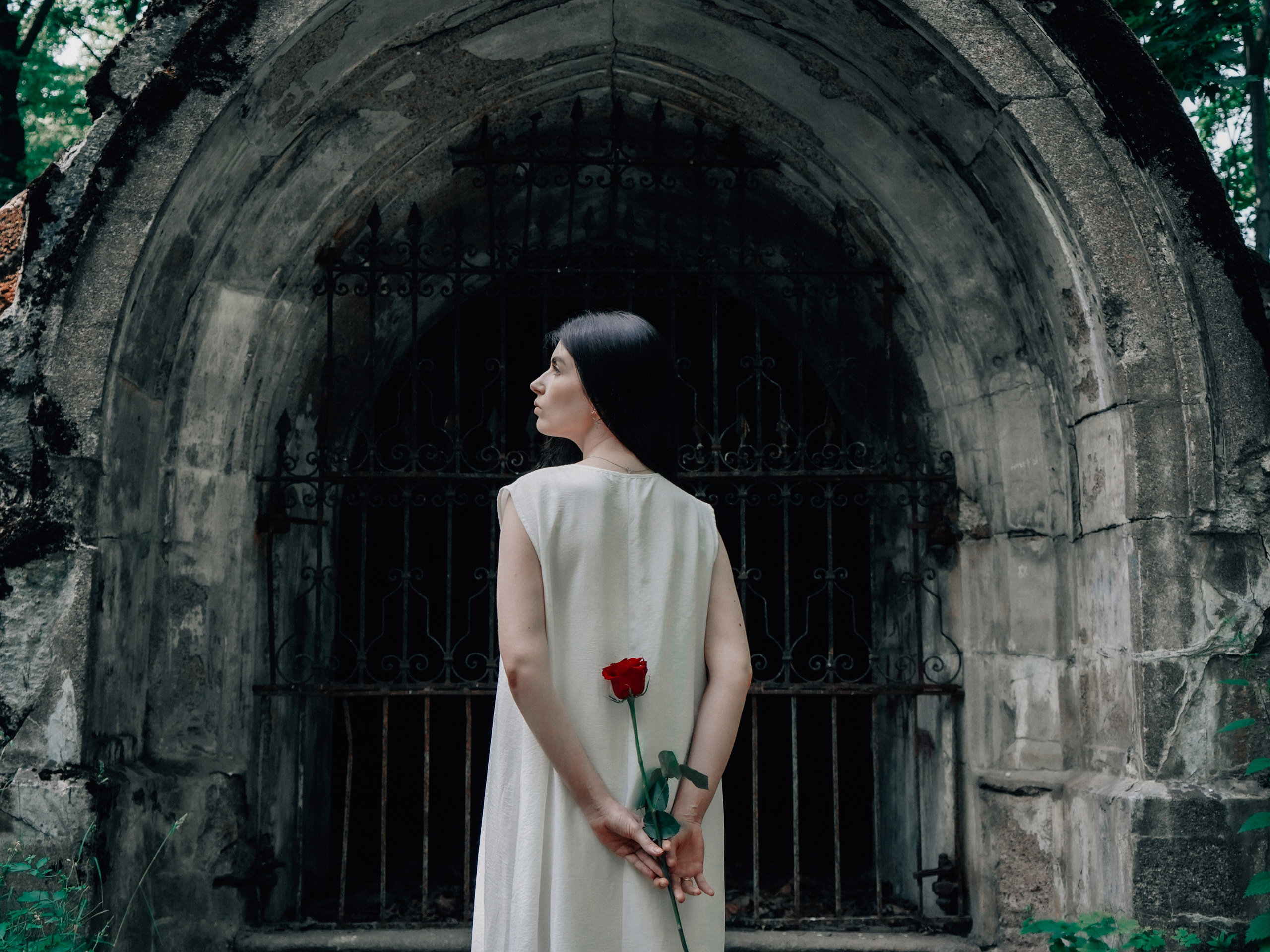 Творческая фотосессия на кладбище в Санкт-Петербурге для Лены. Светлана Гопанюк. Портретный фотограф. Санкт-Петербург. СПб