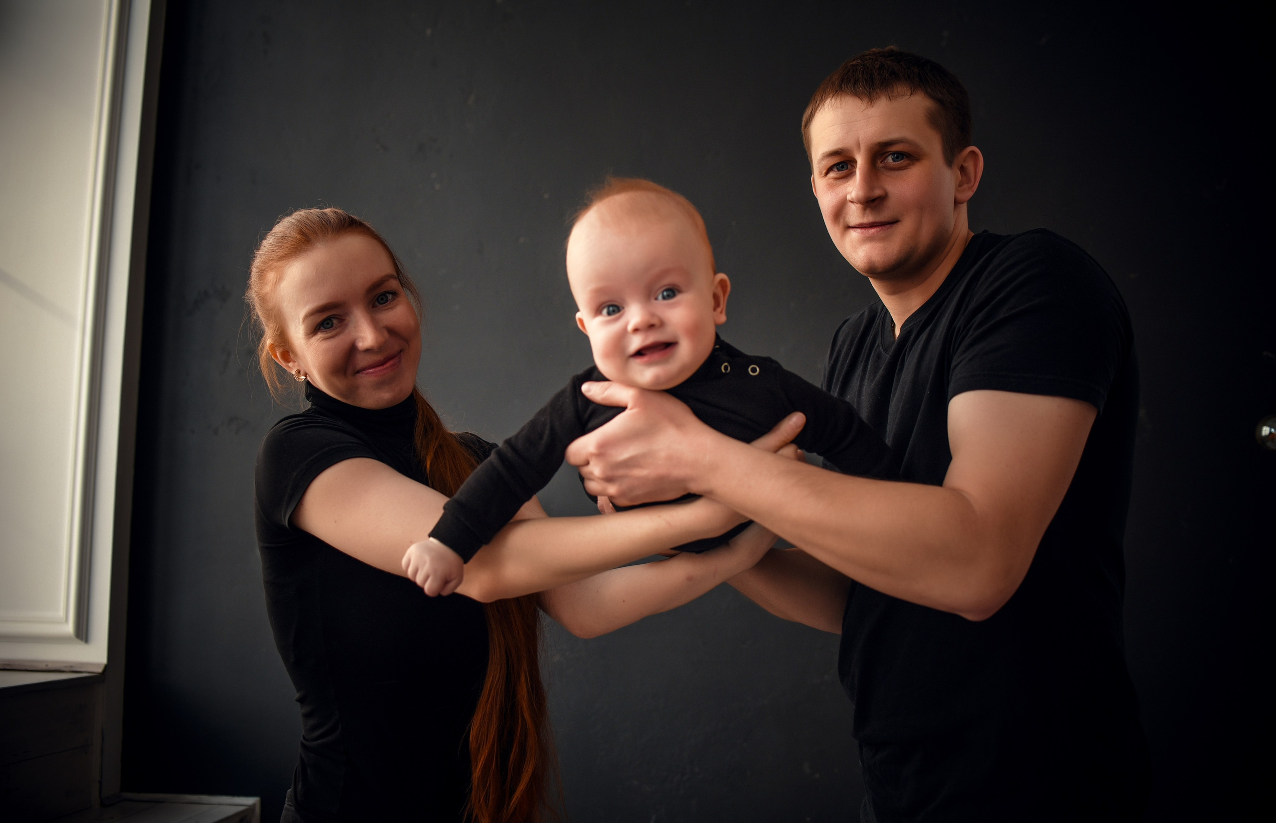 Семейная студийная фотосессия 3. Свадебный, семейный, детский, контент фотограф в Омске Максим Ильин