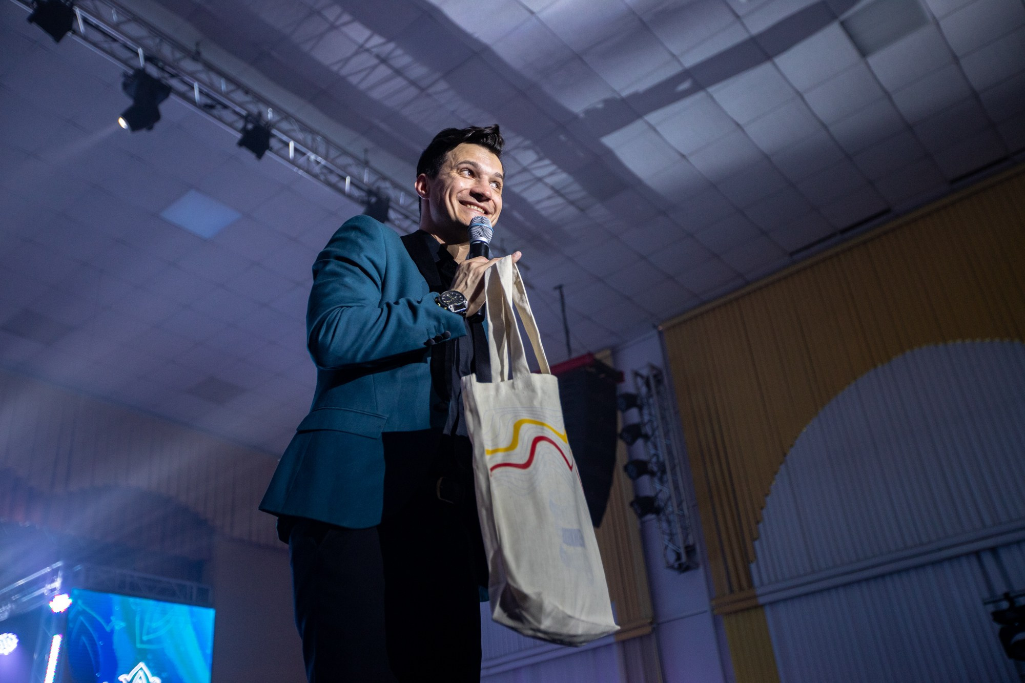 Конкурс красоты Мисс КубГУ 2022. Репортажный, промышленный и маркетплейс-фотограф Дмитрий Чернат