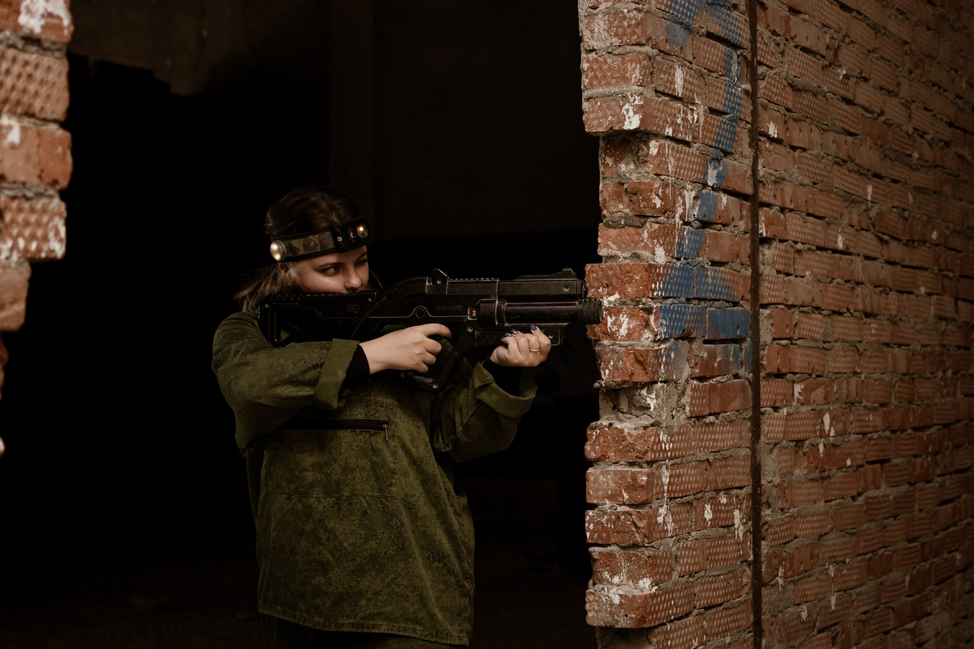 Лазертаг на заводе ЗИП. Репортажный, промышленный и маркетплейс-фотограф Дмитрий Чернат