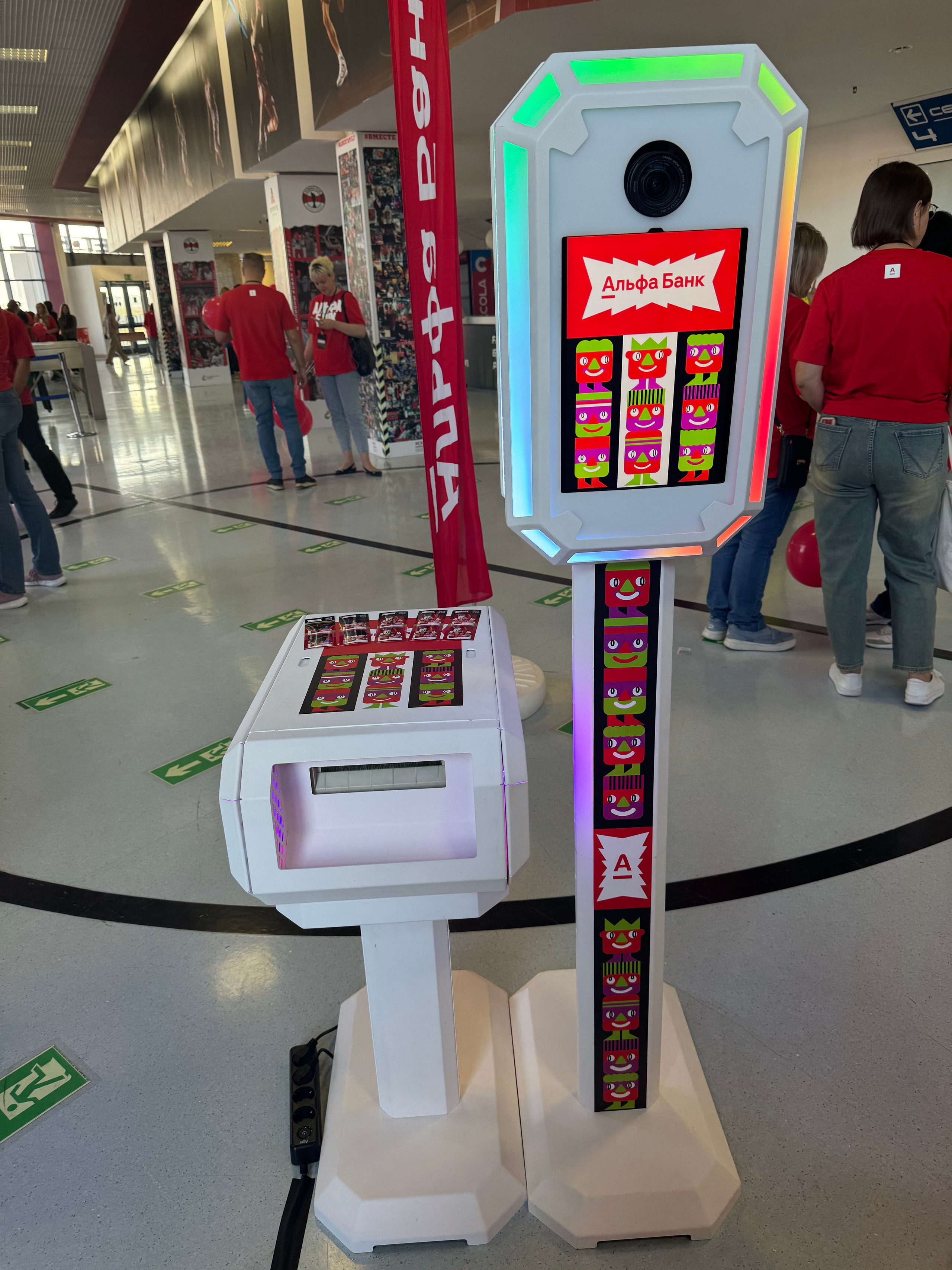 Фото-видео стойка Миксап (фотобудка нового поколения). Инсталаб Краснодар фото и видео интерактивы на ваше мероприятие