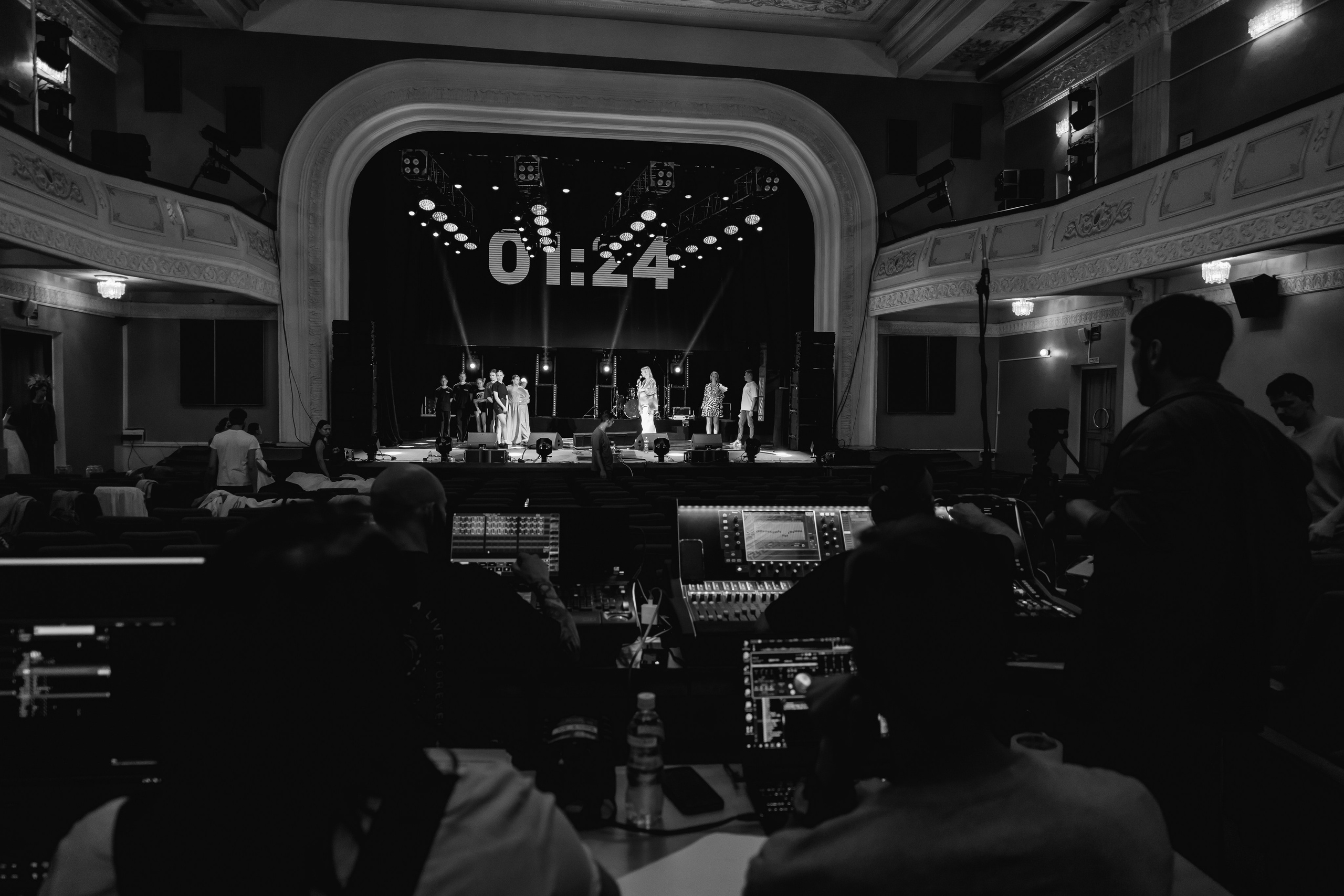 Backstage. Занимаюсь профессиональной фотографией и живу рядом с Байкалом. Работаю в разных жанрах