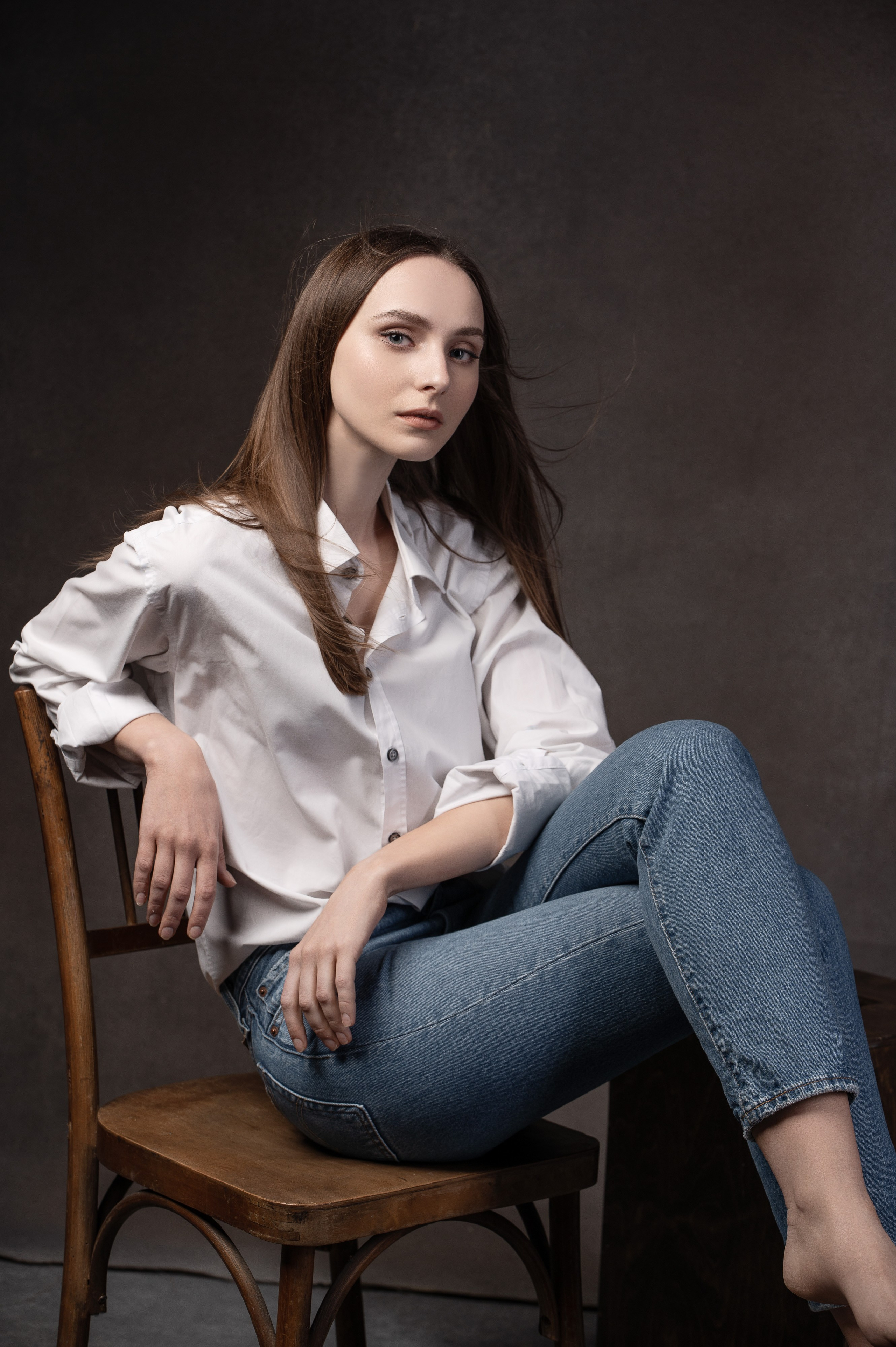 Anya in studio. Portrait photographer in Minsk Slava Potalakh