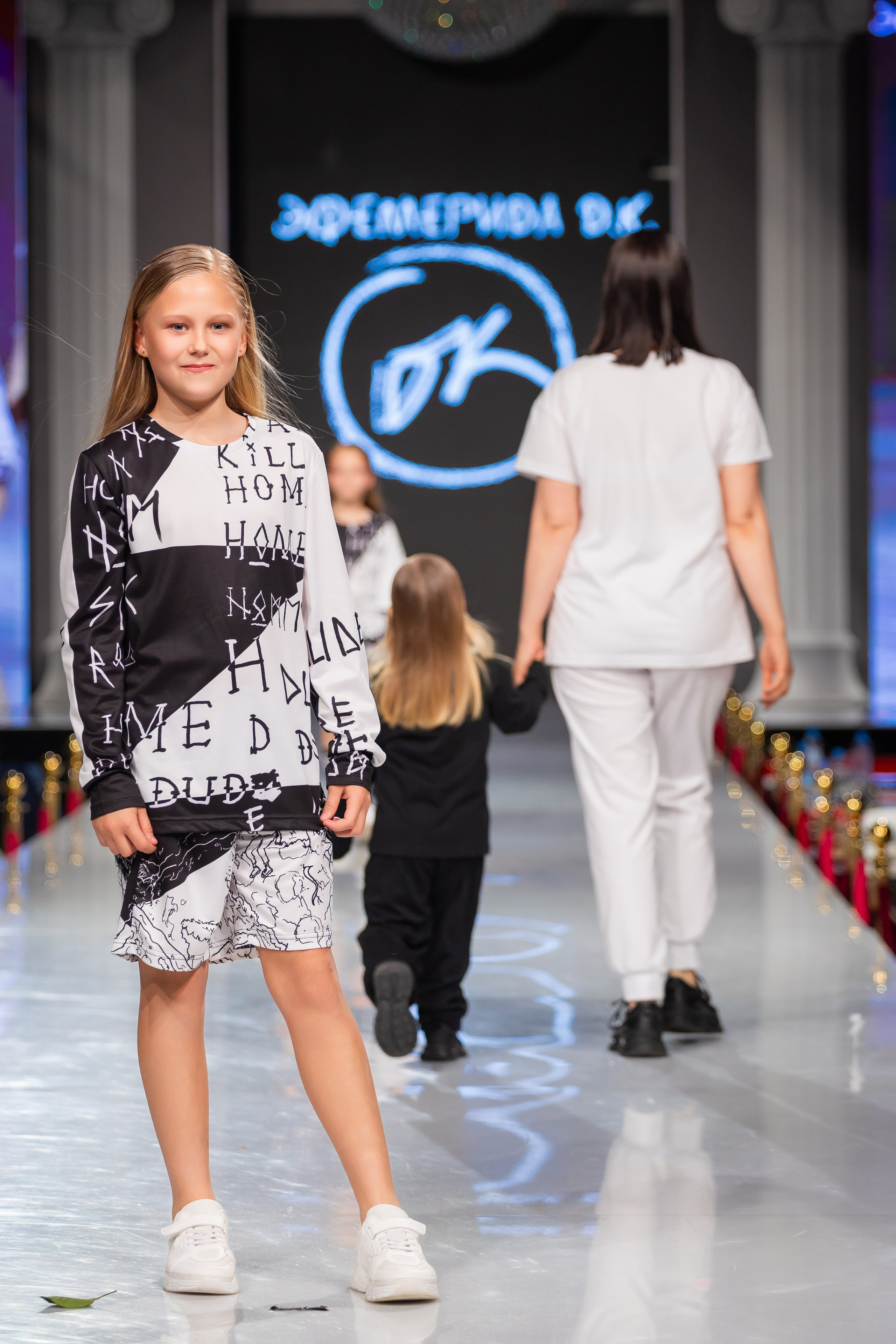 Estet Fashion Week. Photomantis