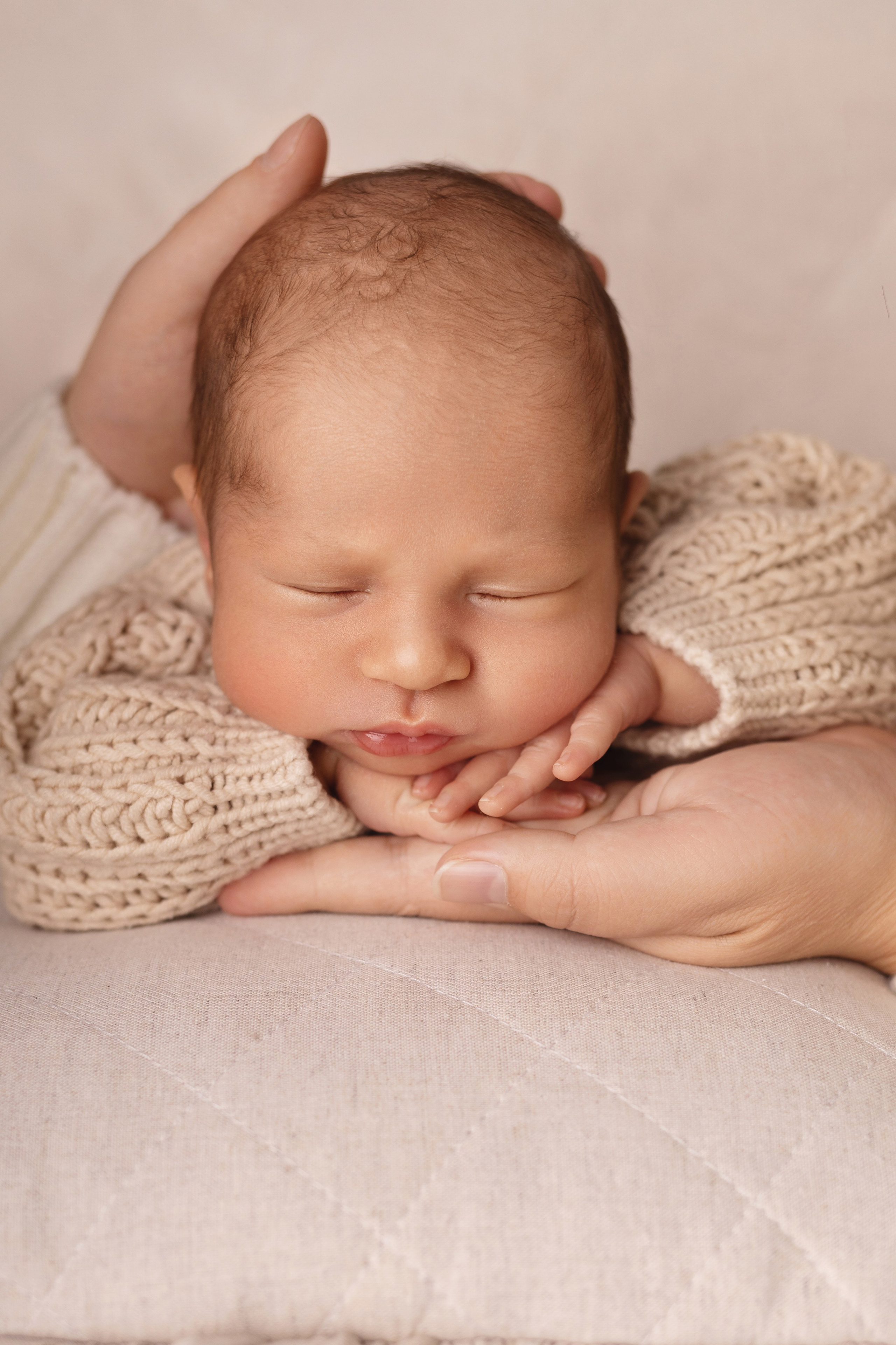 Newborn съемка в стиле Лайф. Фотограф новорожденных малышей в Омске и Омской области Эльвира Камаева