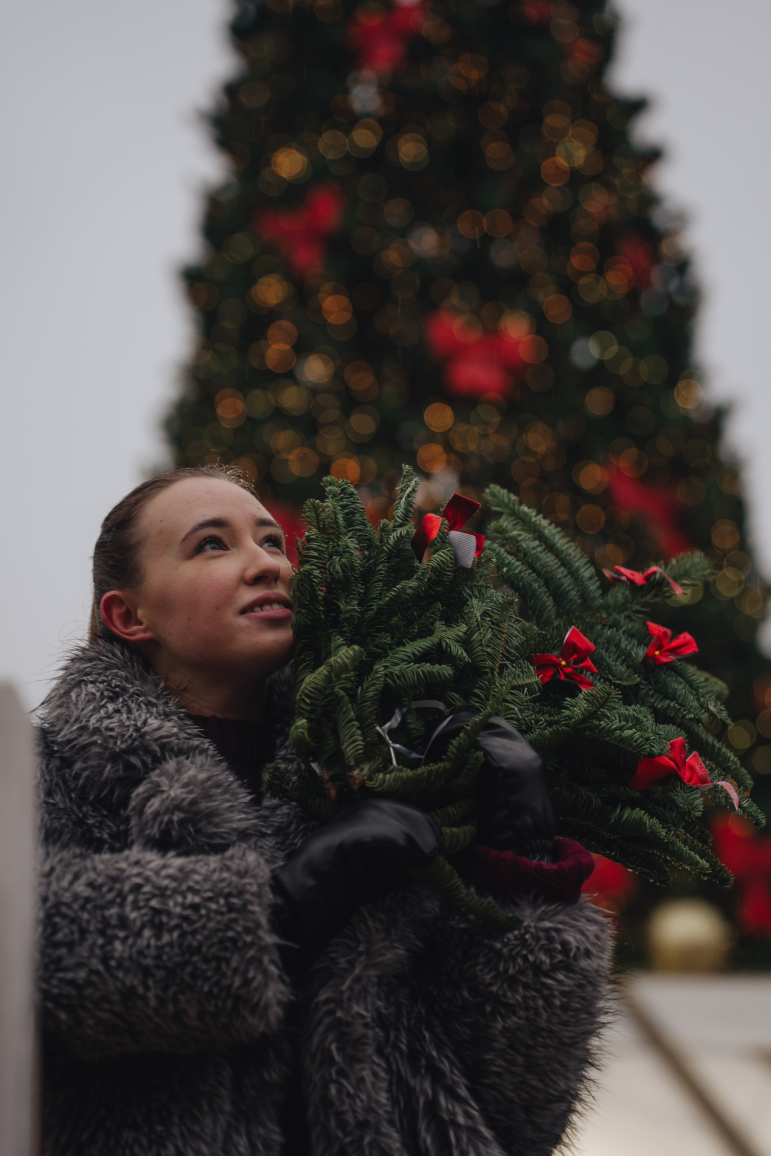 ПРОГУЛКА НА МАНЕЖНОЙ ПЛОЩАДИ ДЛЯ ДЕВУШКИ ПЕРЕД НОВЫМ ГОДОМ (НОВОГОДНЯЯ ФОТОСЕССИИЯ НА МАНЕЖНОЙ ПЛОЩАДИ). Профессиональный фотограф, Санкт-Петербург — Виктория Богомолова