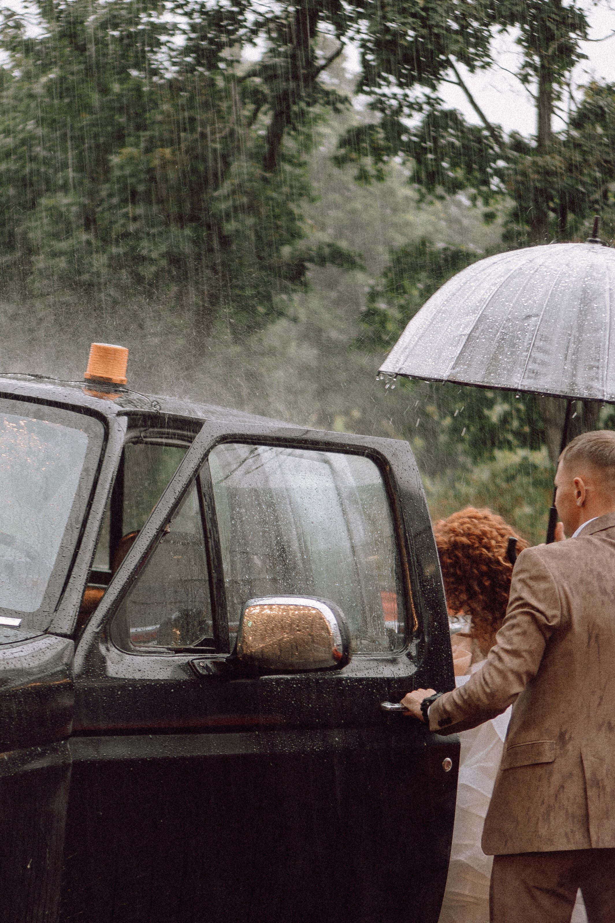 СВАДЕБНАЯ ФОТОСЕССИИЯ ПАРЫ В ГОРОДЕ ПРИОЗЕРСК В СОСНОВОМ ЛЕСУ И С ПИКАПОМ. Профессиональный фотограф, Санкт-Петербург — Виктория Богомолова