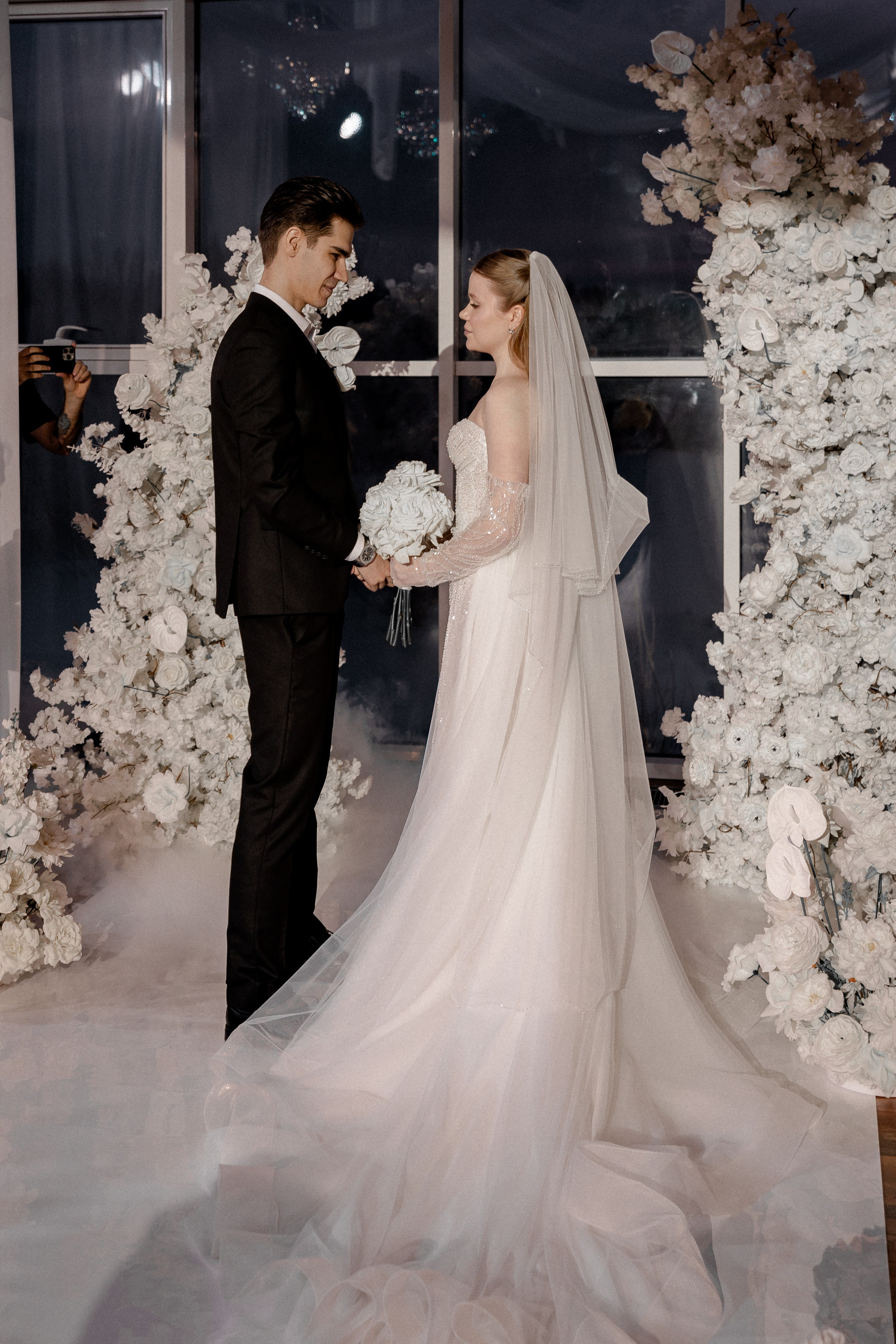 СВАДЕБНАЯ СЬЕМКА СБОРОВ В ОТЕЛЕ И ВЫЕЗД НА ЦЕРЕМОНИЮ (СНЯТО В СИБИРЕ В НИЖНЕВАРТОВСКЕ). Профессиональный фотограф, Санкт-Петербург — Виктория Богомолова