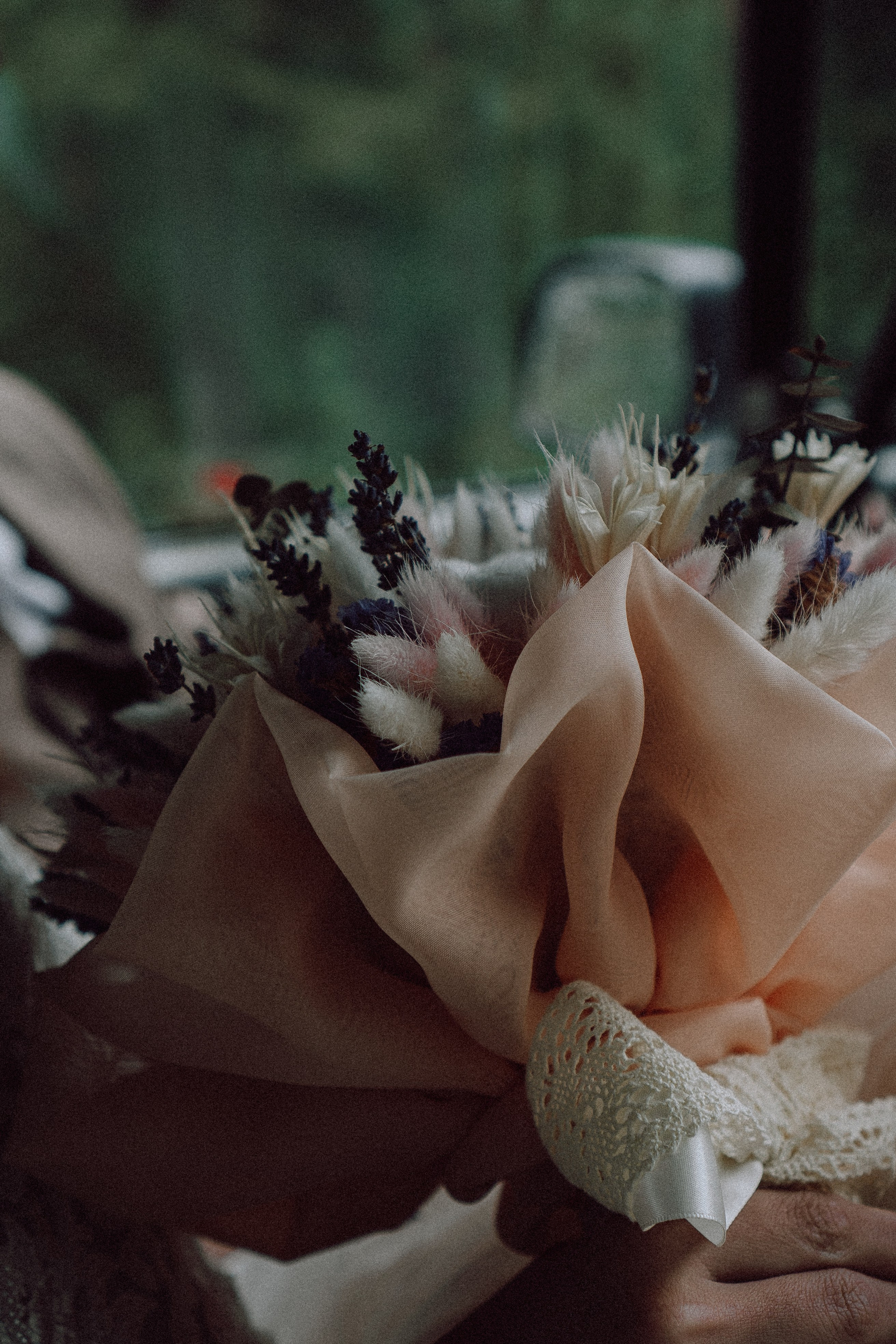 СВАДЕБНАЯ ФОТОСЕССИИЯ ПАРЫ В ГОРОДЕ ПРИОЗЕРСК В СОСНОВОМ ЛЕСУ И С ПИКАПОМ. Профессиональный фотограф, Санкт-Петербург — Виктория Богомолова