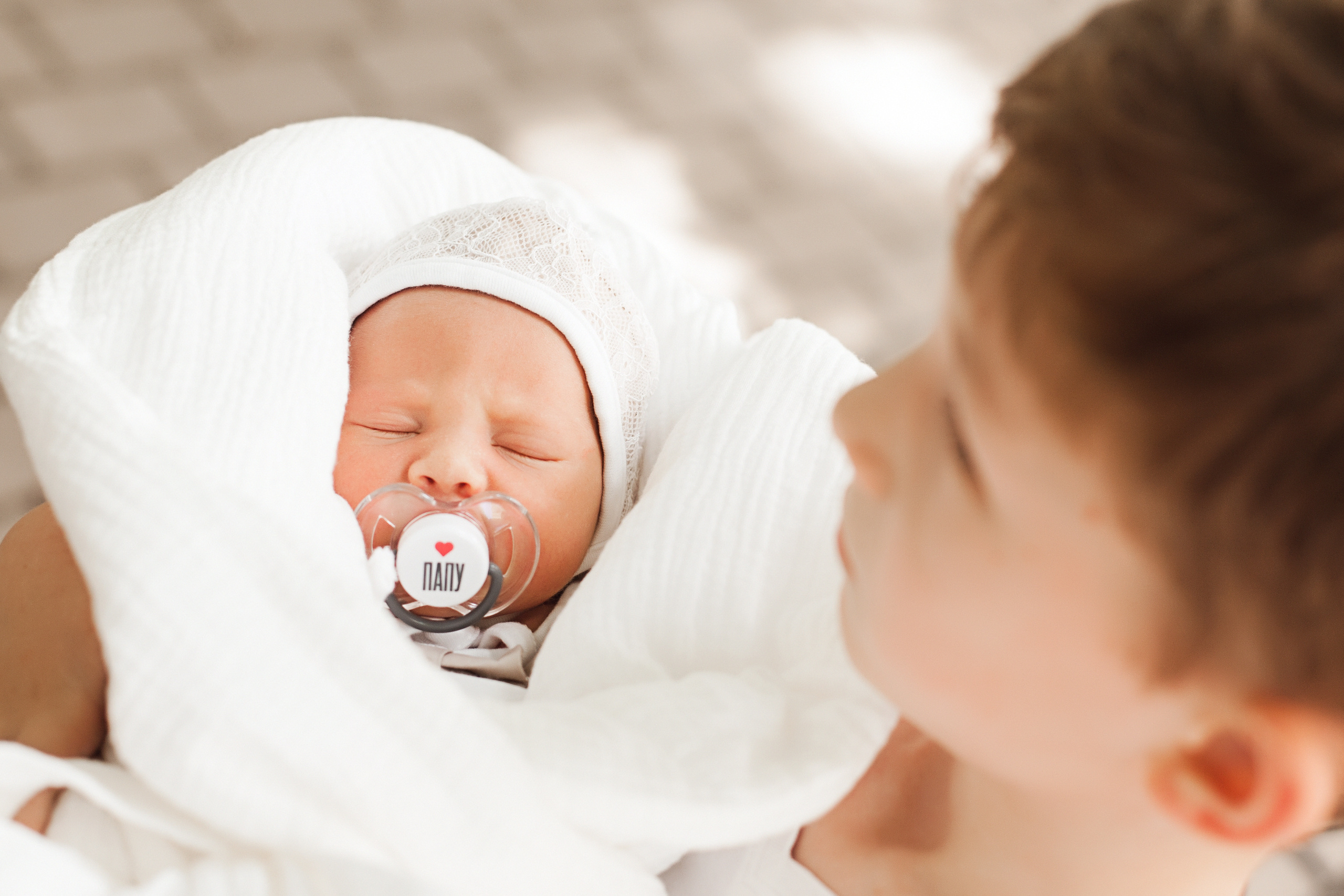 Фотосессия выписки из роддома. Фотограф новорожденных в Брянске Анжелика Прохоренкова