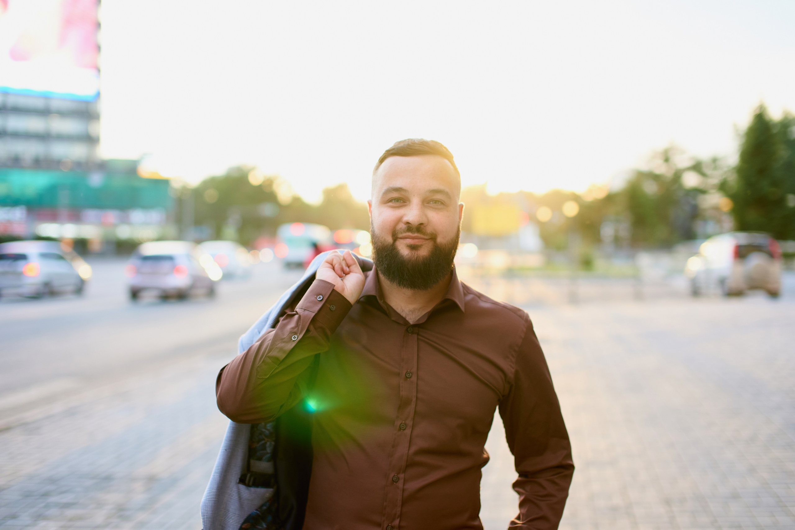 Мужская портретная фотосессия для Артема на улице. Репортажный и женский фотограф в Новосибирске