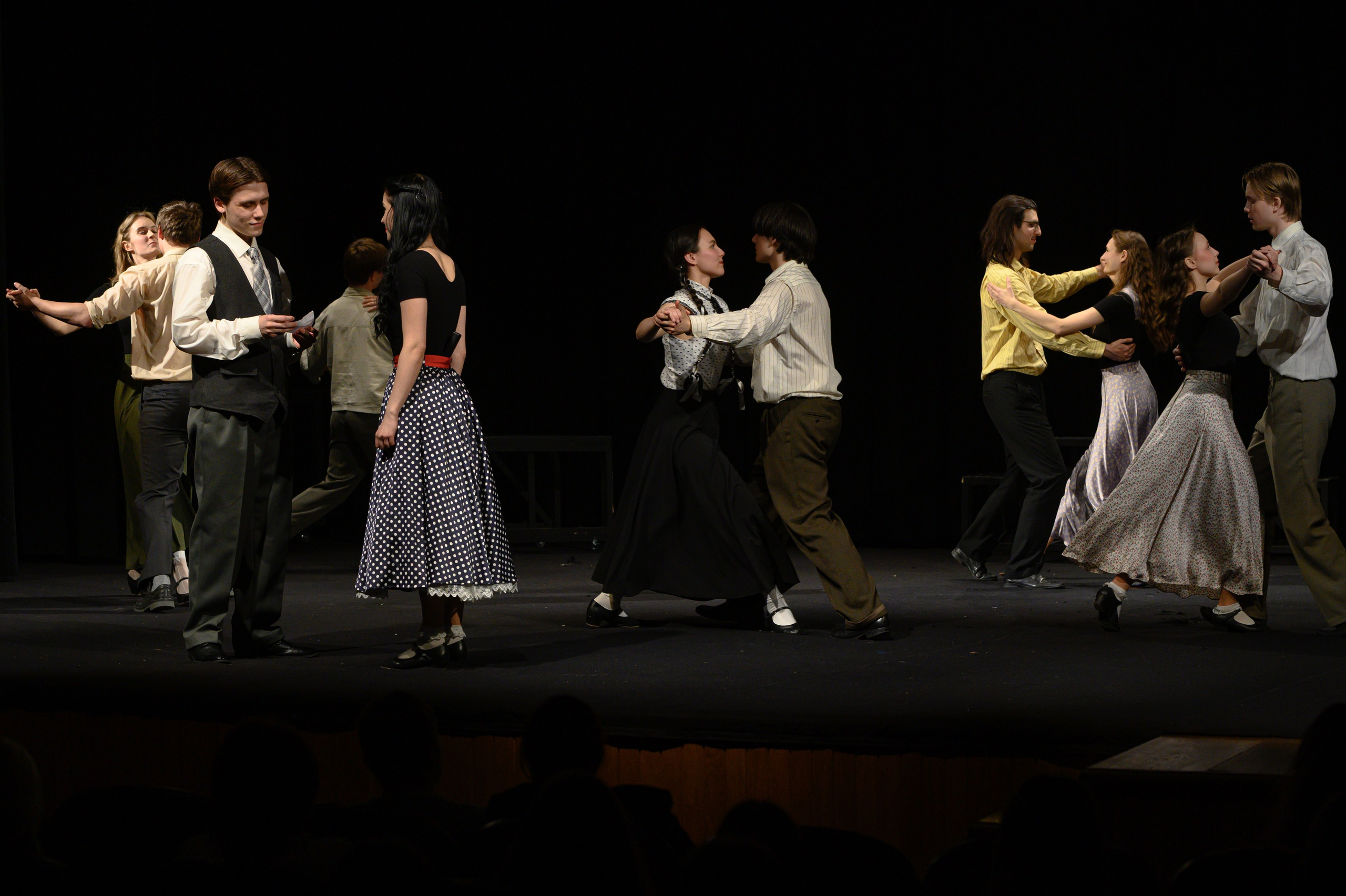 Молодая гвардия. Фотоуслуги, услуги фотографа, фотографирование важных событий