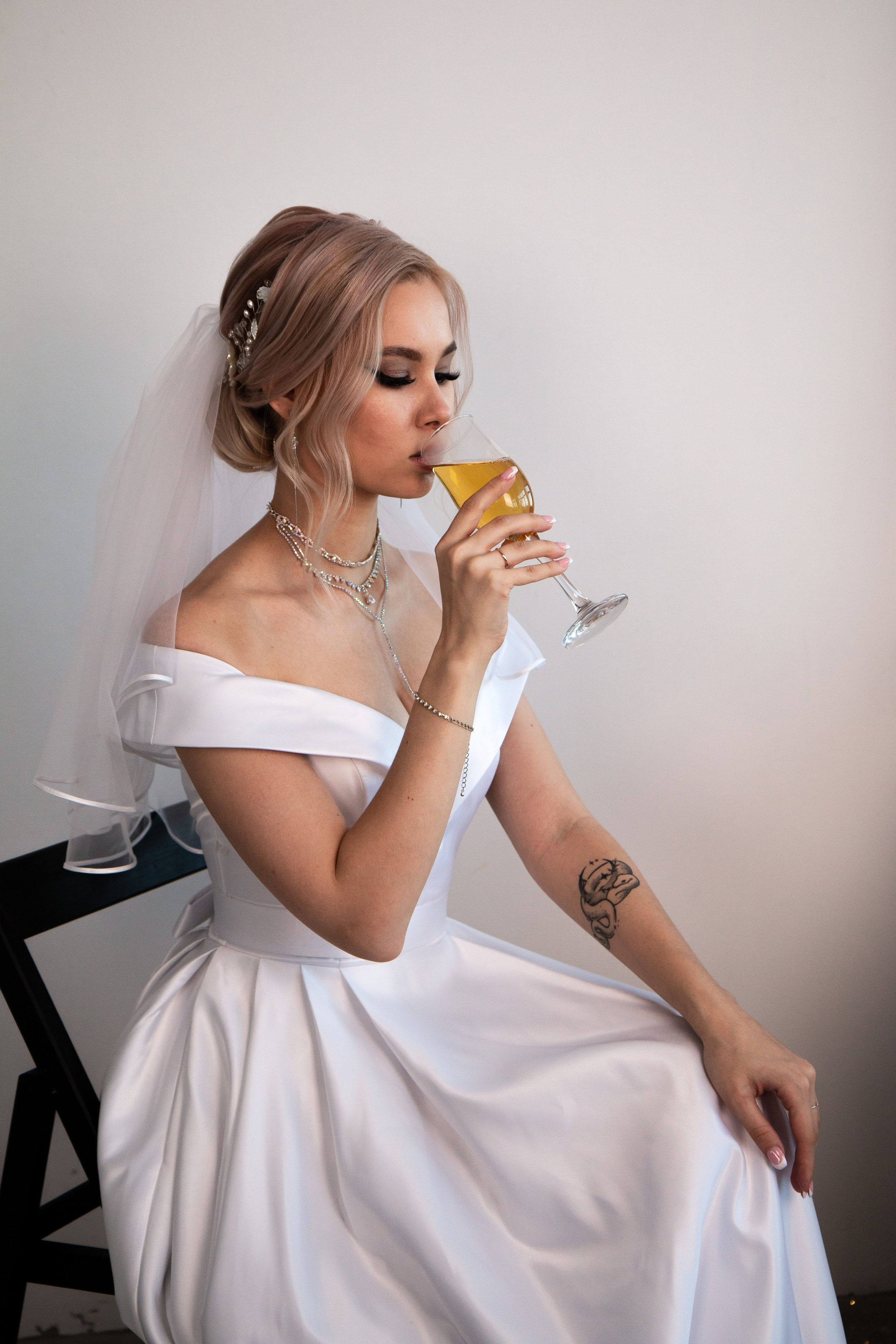 Свадебная фотосессия в Шелехове. Фотограф в Шелехове, лучшие выпускные альбомы в Шелехове