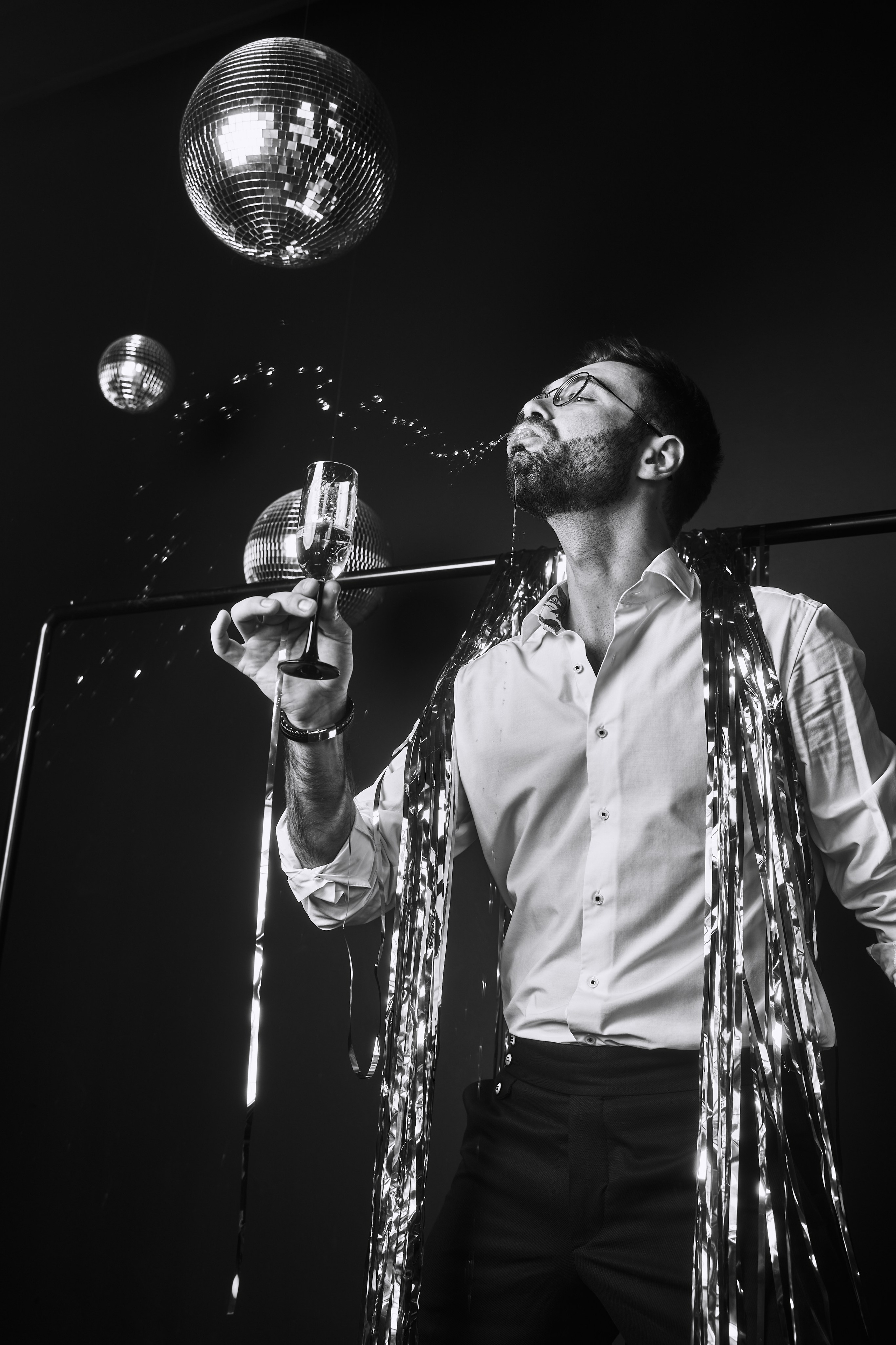 Павел — ведущий. Главная