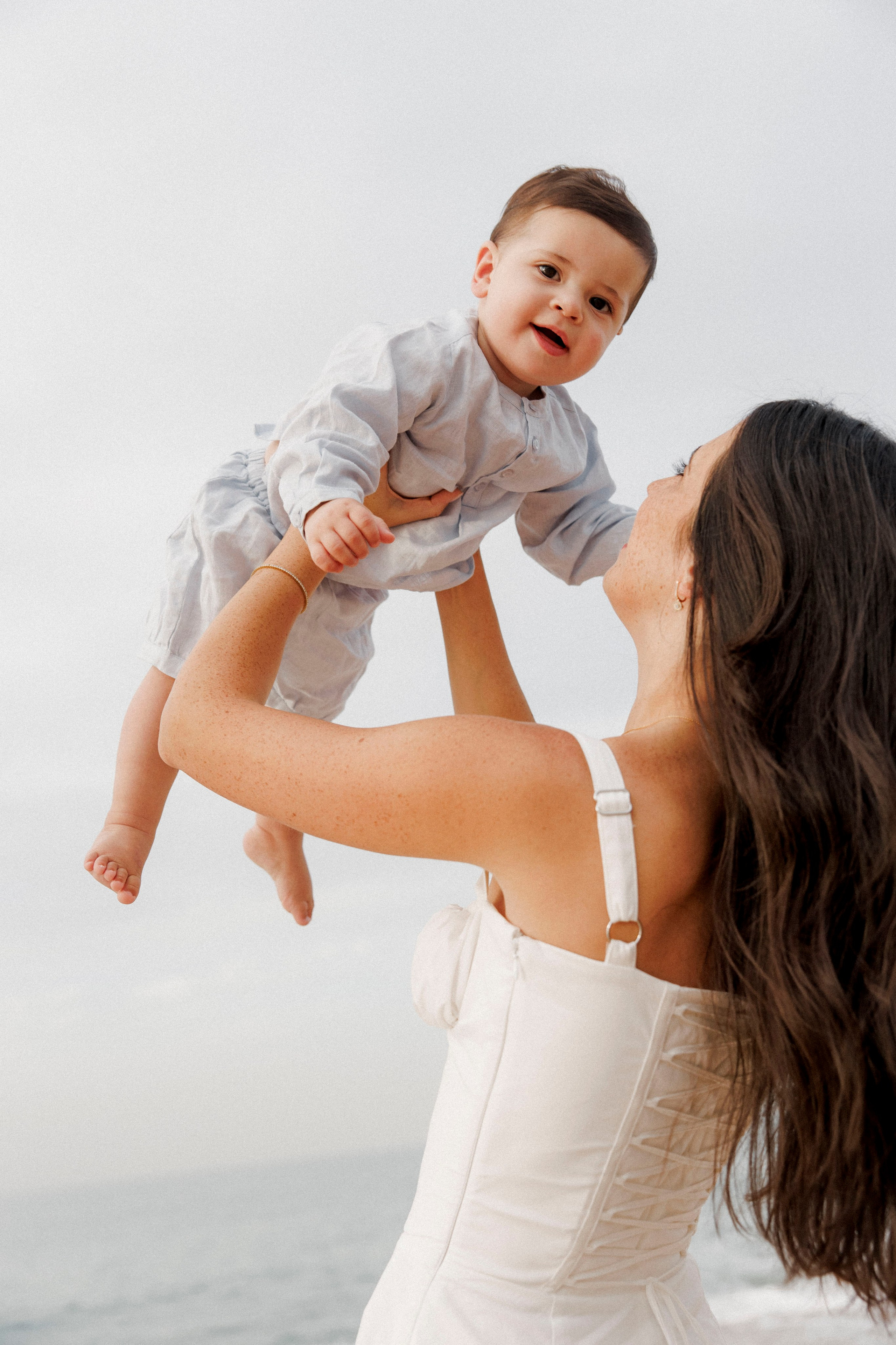 First year family photos near the sea. Главная